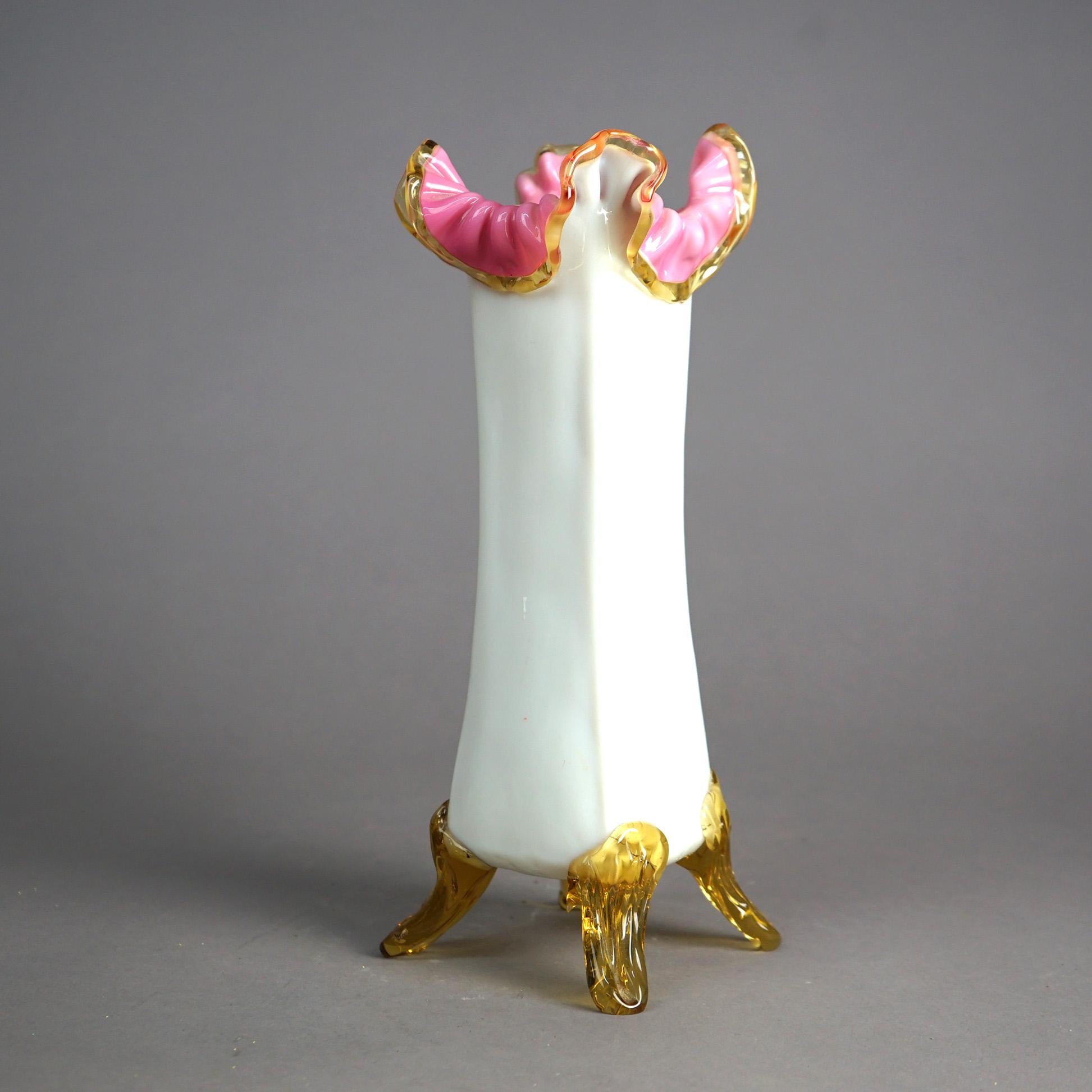 Antike viktorianische Vase aus Kunstglas mit Fuß aus der Stevens & Williams School-Schule, 19. Jahrhundert (Glaskunst) im Angebot