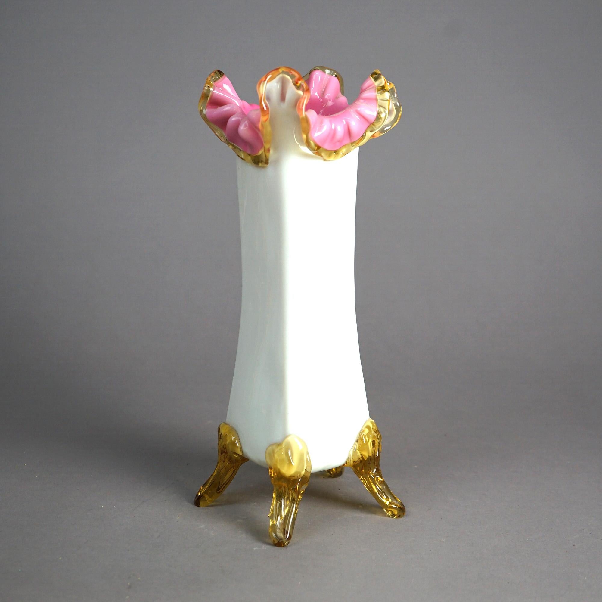 Antike viktorianische Vase aus Kunstglas mit Fuß aus der Stevens & Williams School-Schule, 19. Jahrhundert im Angebot 1