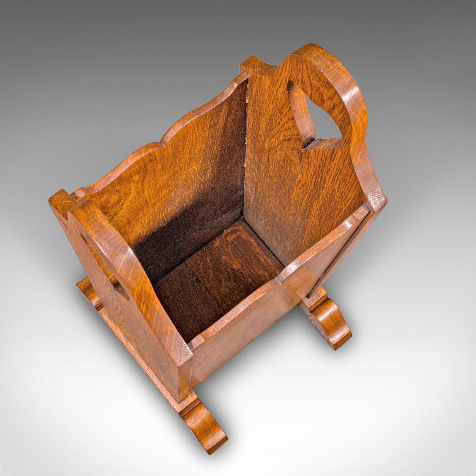 XX secolo Antico supporto a bastone, quercia inglese, sala ricevimenti, Arts & Crafts, vittoriano, 1900 in vendita