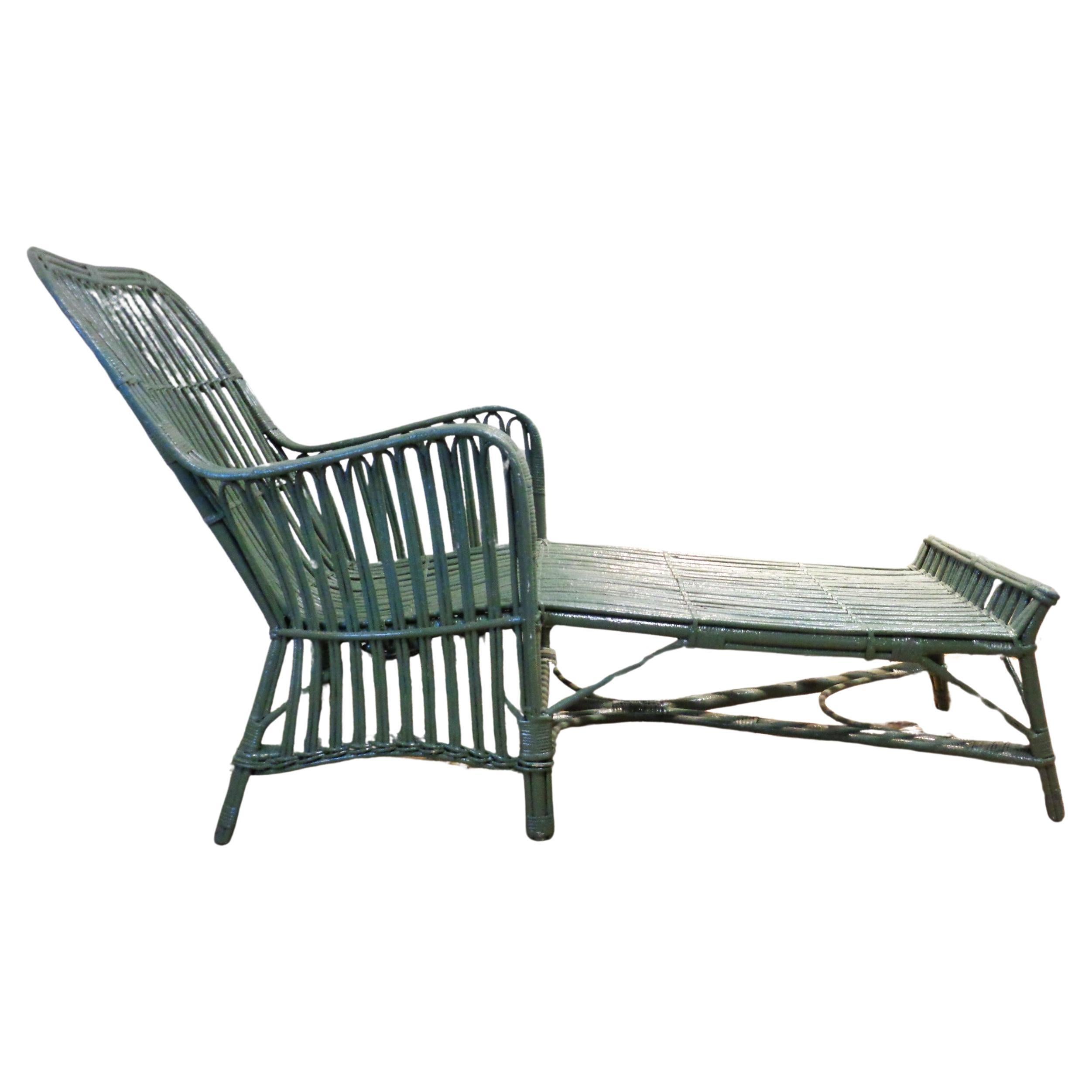 American Antique Stick Wicker Chaise Lounge Heywood-Wakefield Attributed Circa 1930 For Sale