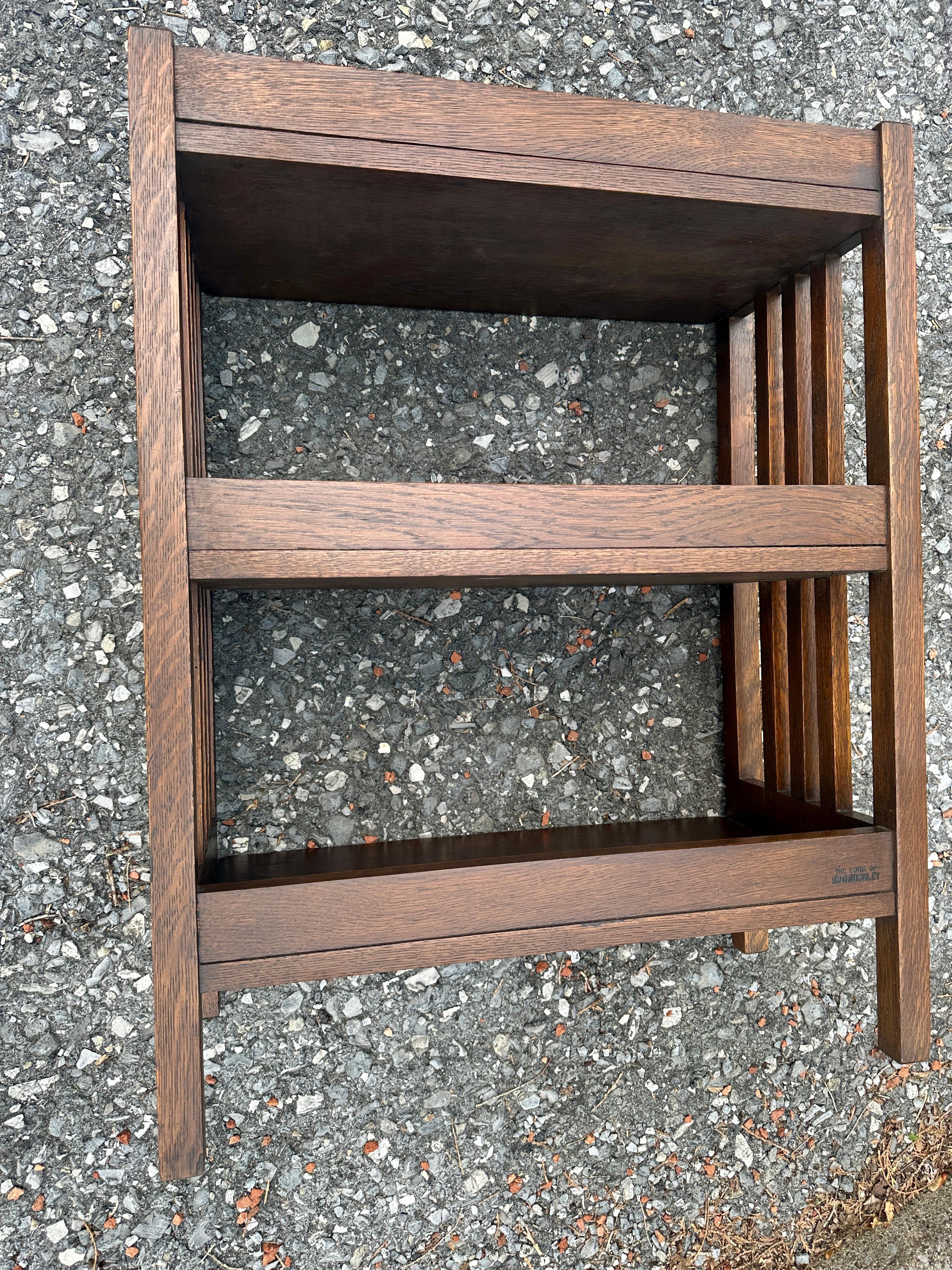 Antique   SIGNED  L&jG Stickley  Bookstand with Spindles - W7299  SALE 20% OFF en vente 6