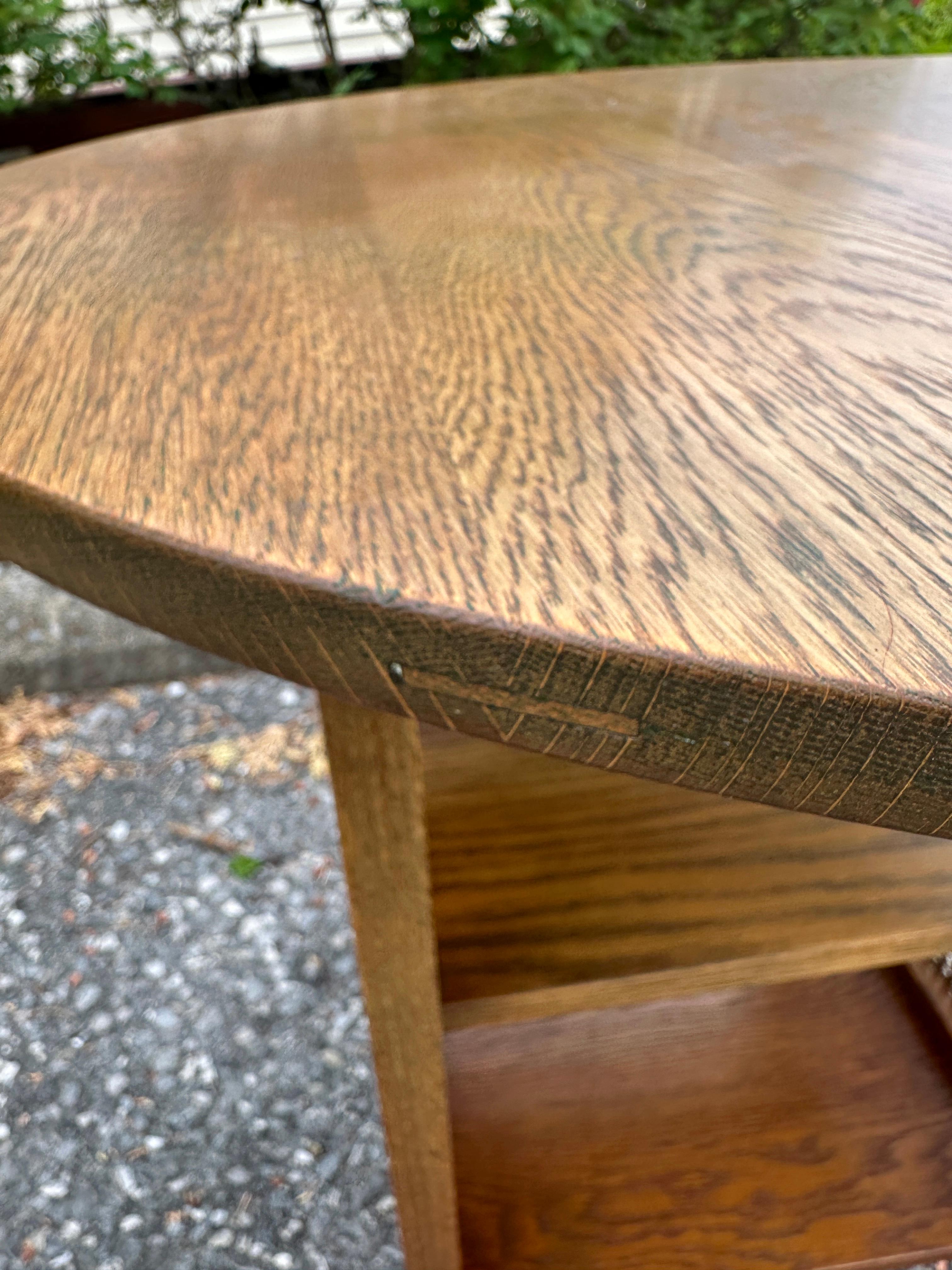Antique Stickley Brothers Lamp Table - W2285 In Good Condition In Shamokin Dam, PA