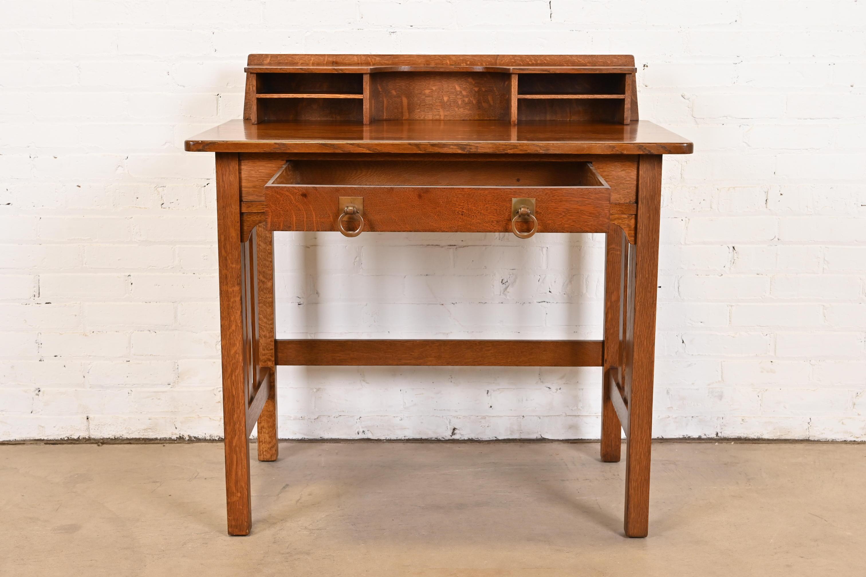 Antique Stickley Brothers Mission Oak Arts & Crafts Writing Desk, Circa 1900 In Good Condition For Sale In South Bend, IN