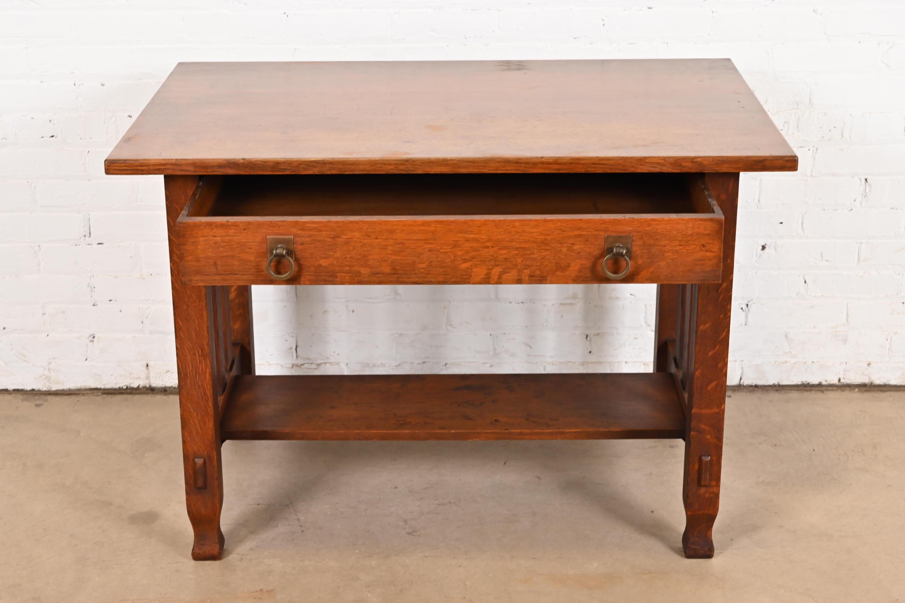 Antiker Stickley Brothers Mission Eichenholz Arts & Crafts Schreib- oder Bibliothekstisch (20. Jahrhundert) im Angebot
