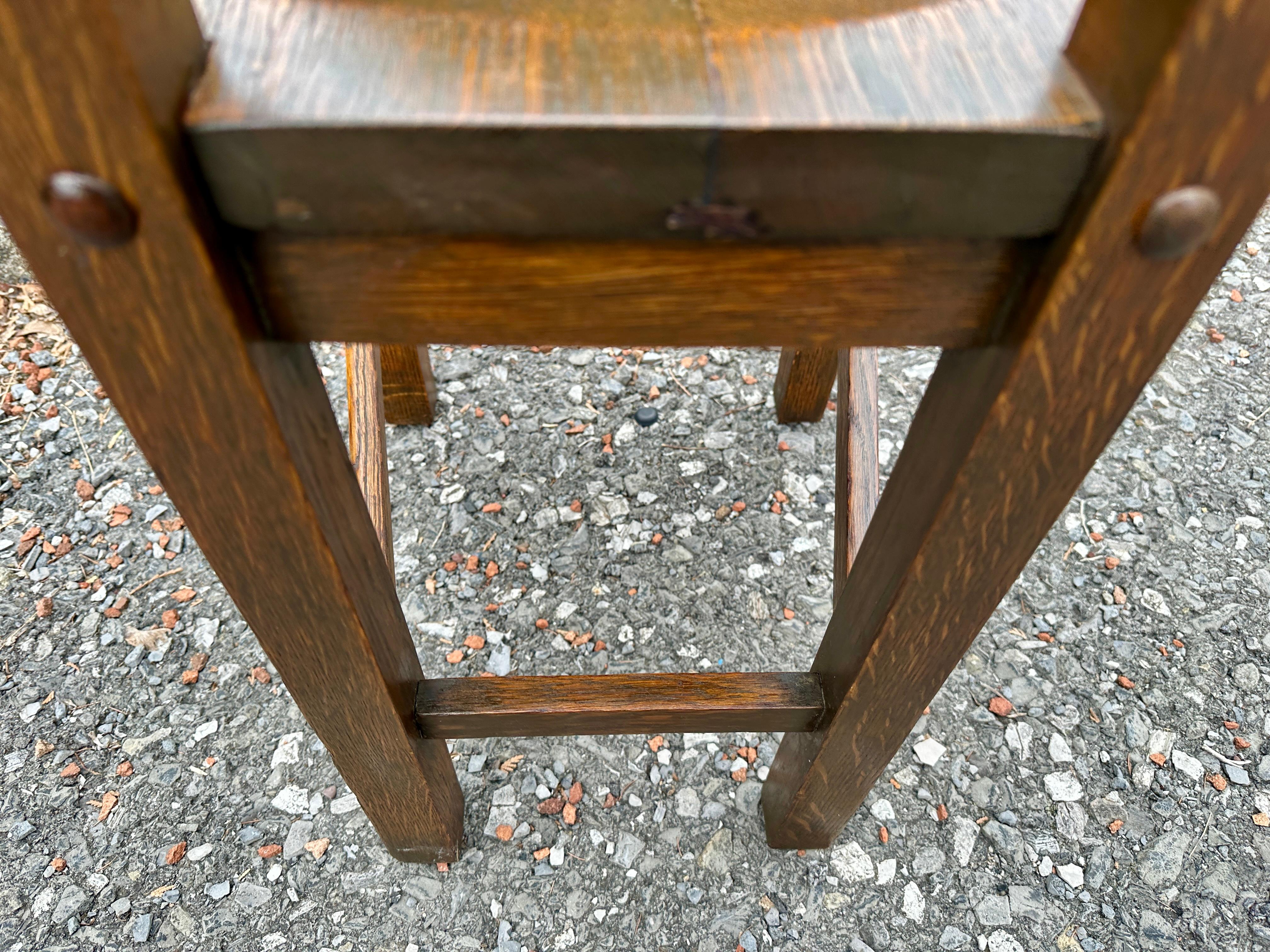 Antique Stickley Brothers Narrow Chair - W7975 en Bueno estado para la venta en Shamokin Dam, PA