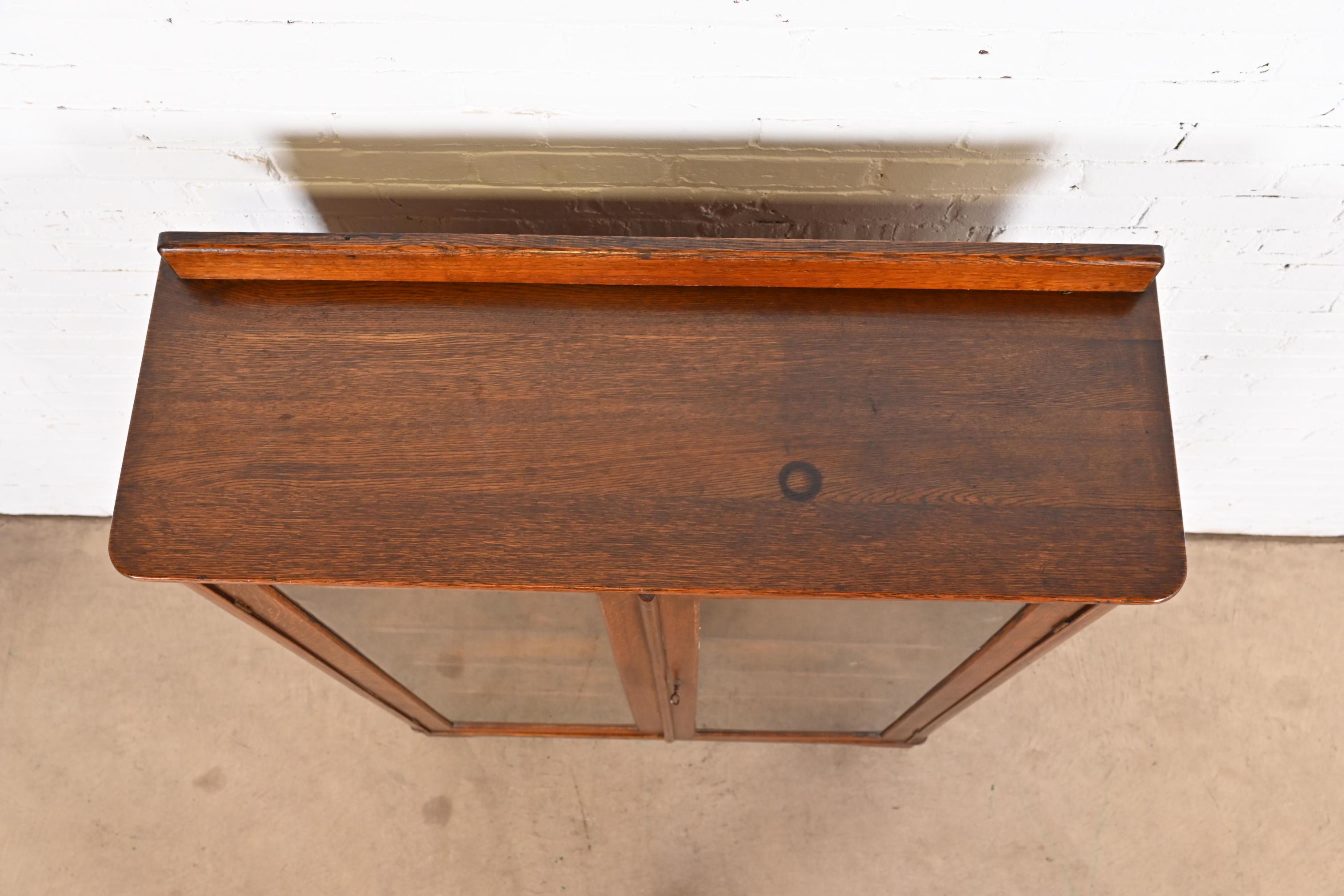Antique Stickley Brothers Style Arts & Crafts Oak Glass Front Bookcase Cabinet For Sale 3