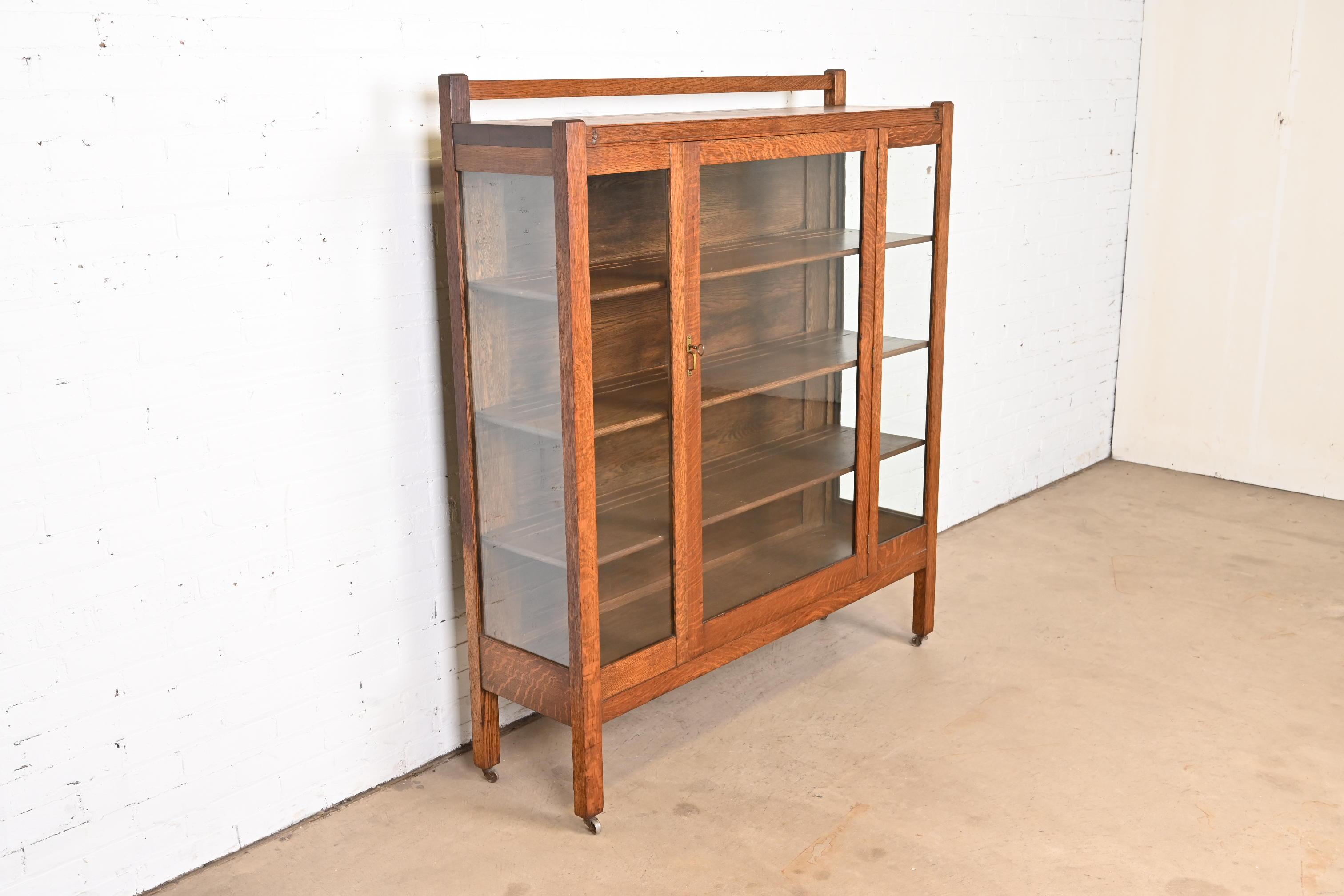 20th Century Antique Stickley Brothers Style Mission Oak Arts and Crafts Bookcase, Circa 1900 For Sale