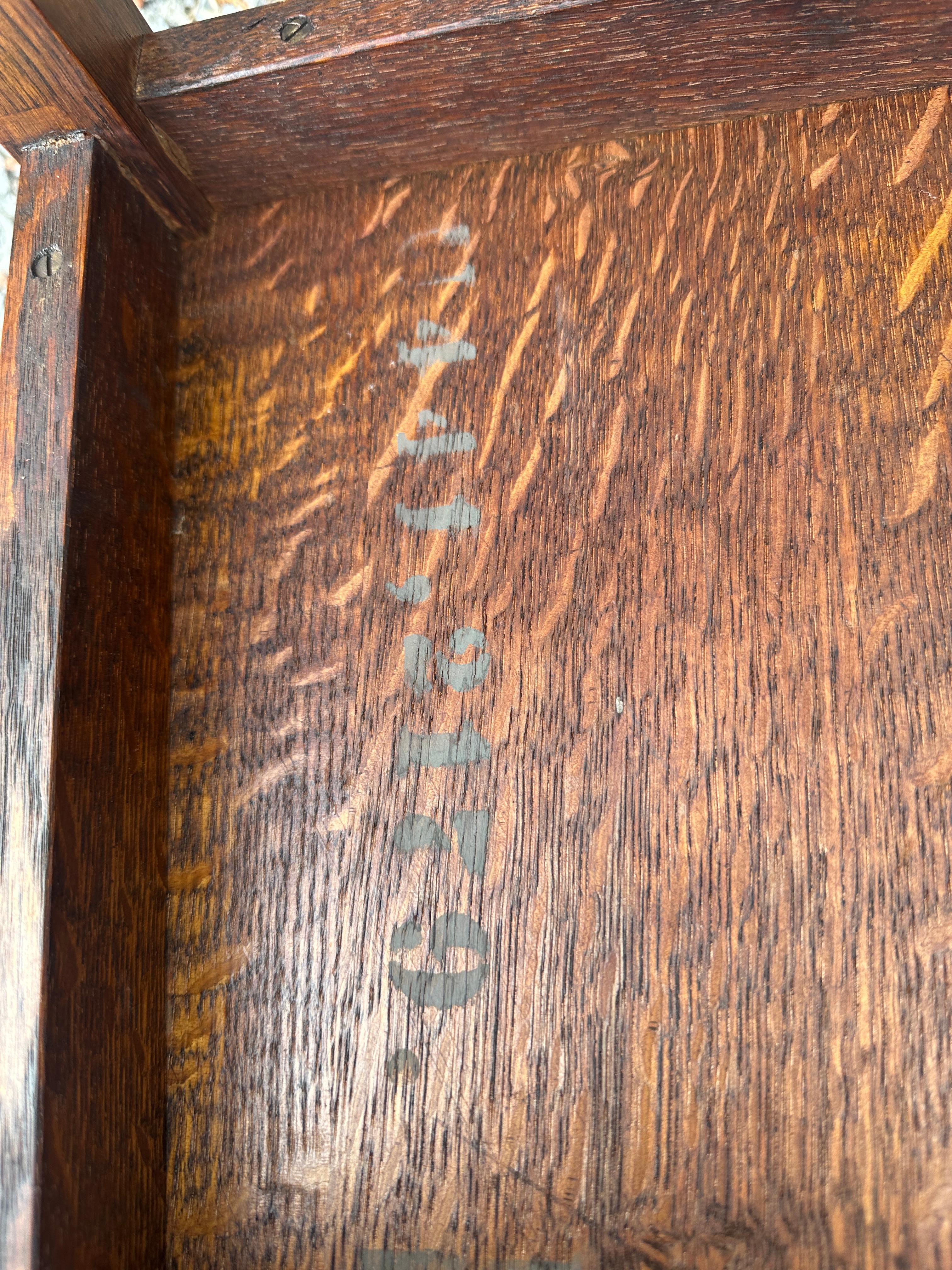 Table et chaise téléphoniques anciennes Stickley Brothers - W5050 en vente 6