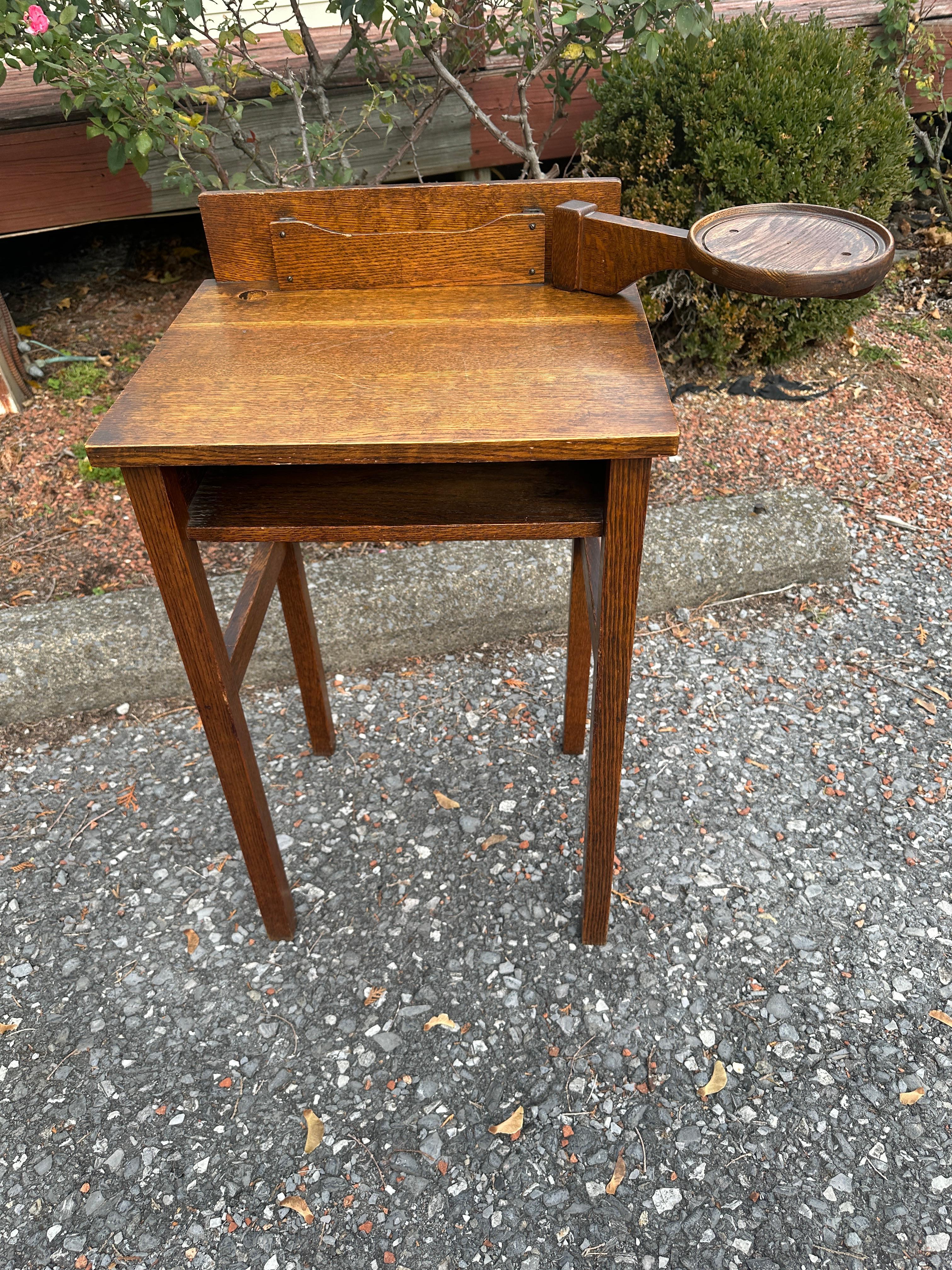 Chêne Table et chaise téléphoniques anciennes Stickley Brothers - W5050 en vente