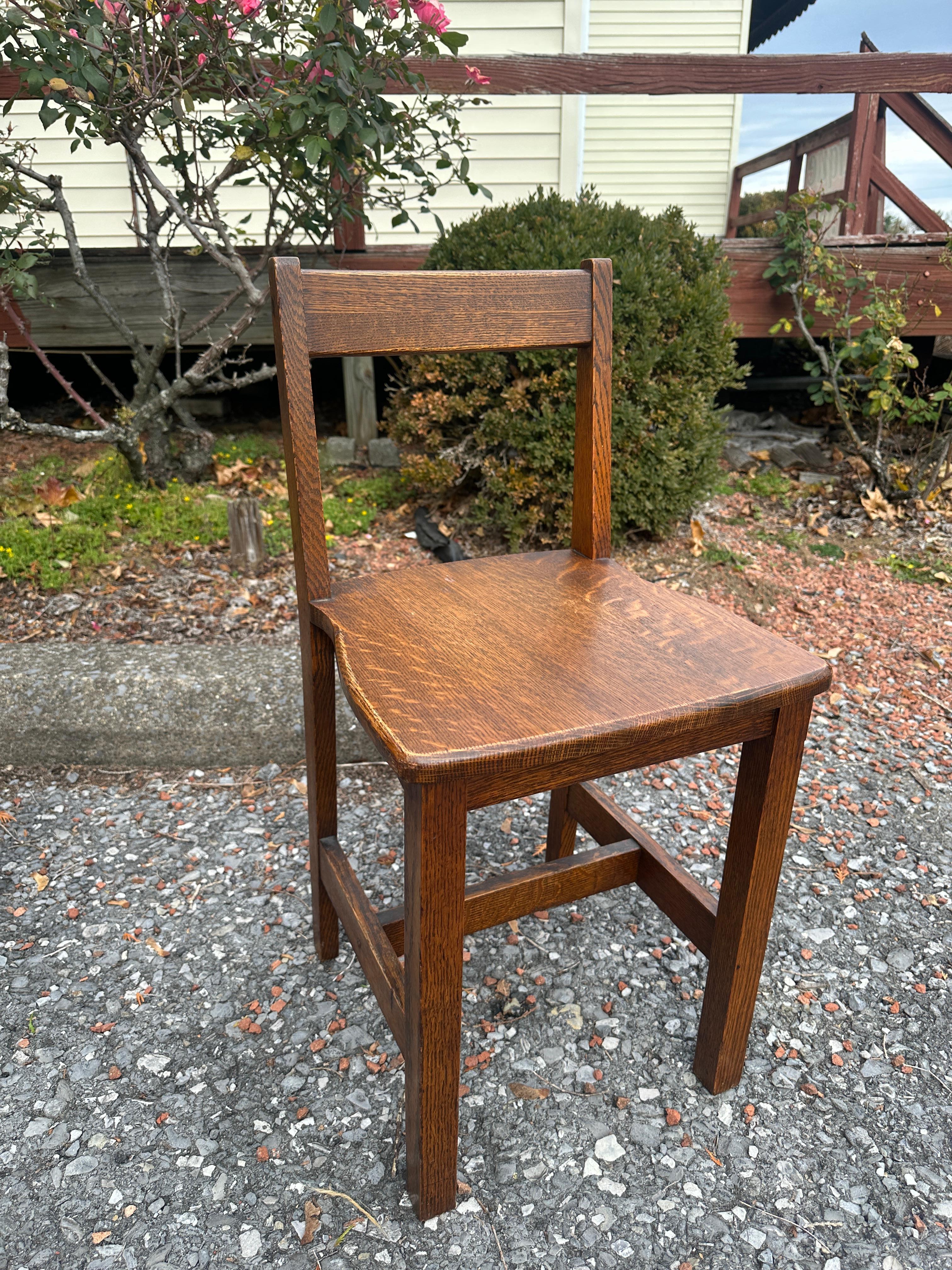 Table et chaise téléphoniques anciennes Stickley Brothers - W5050 en vente 2