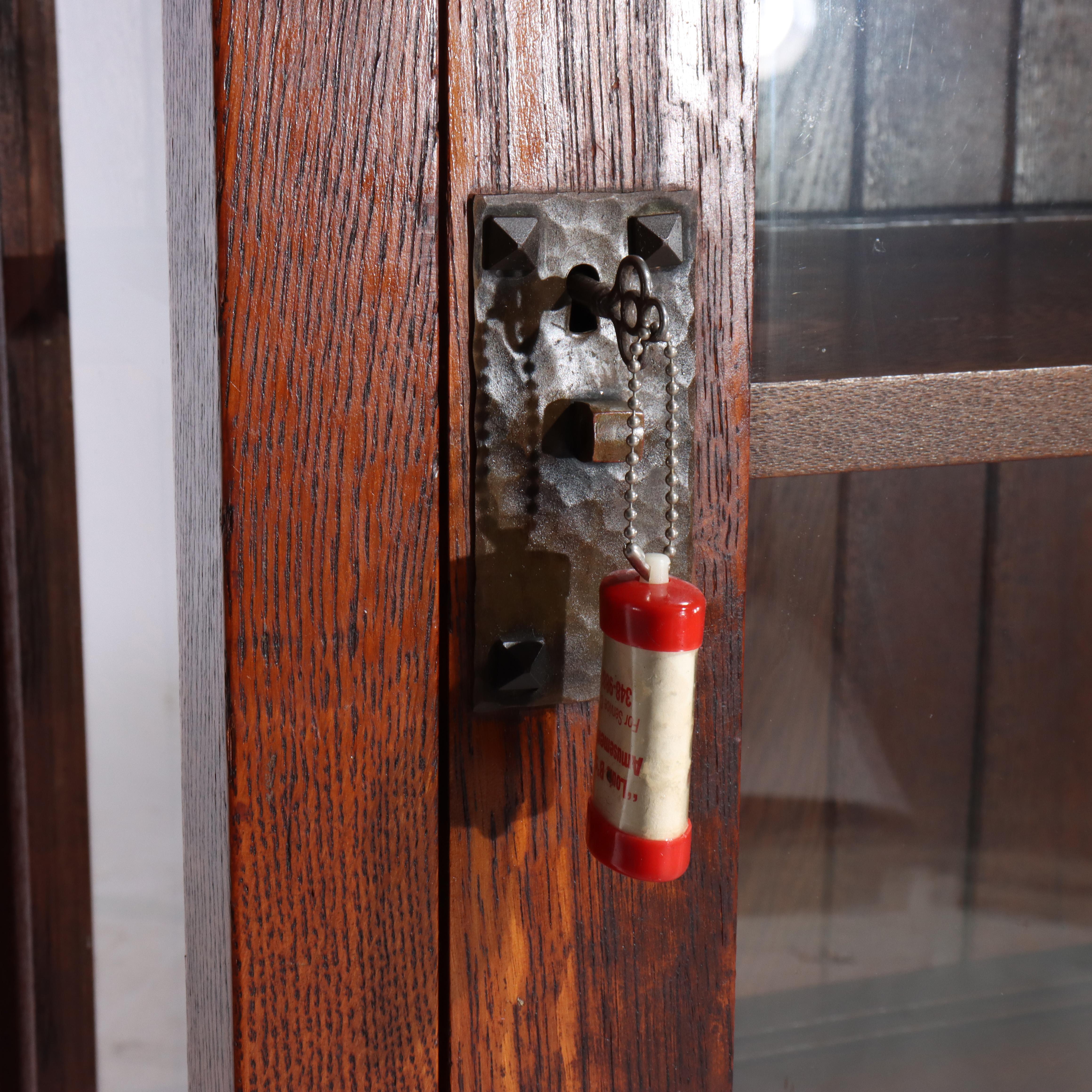 Arte Antiques della scuola Harvey Ellis Arts & Craft di Oak, mobile portavivande a uno sportello in vendita 2