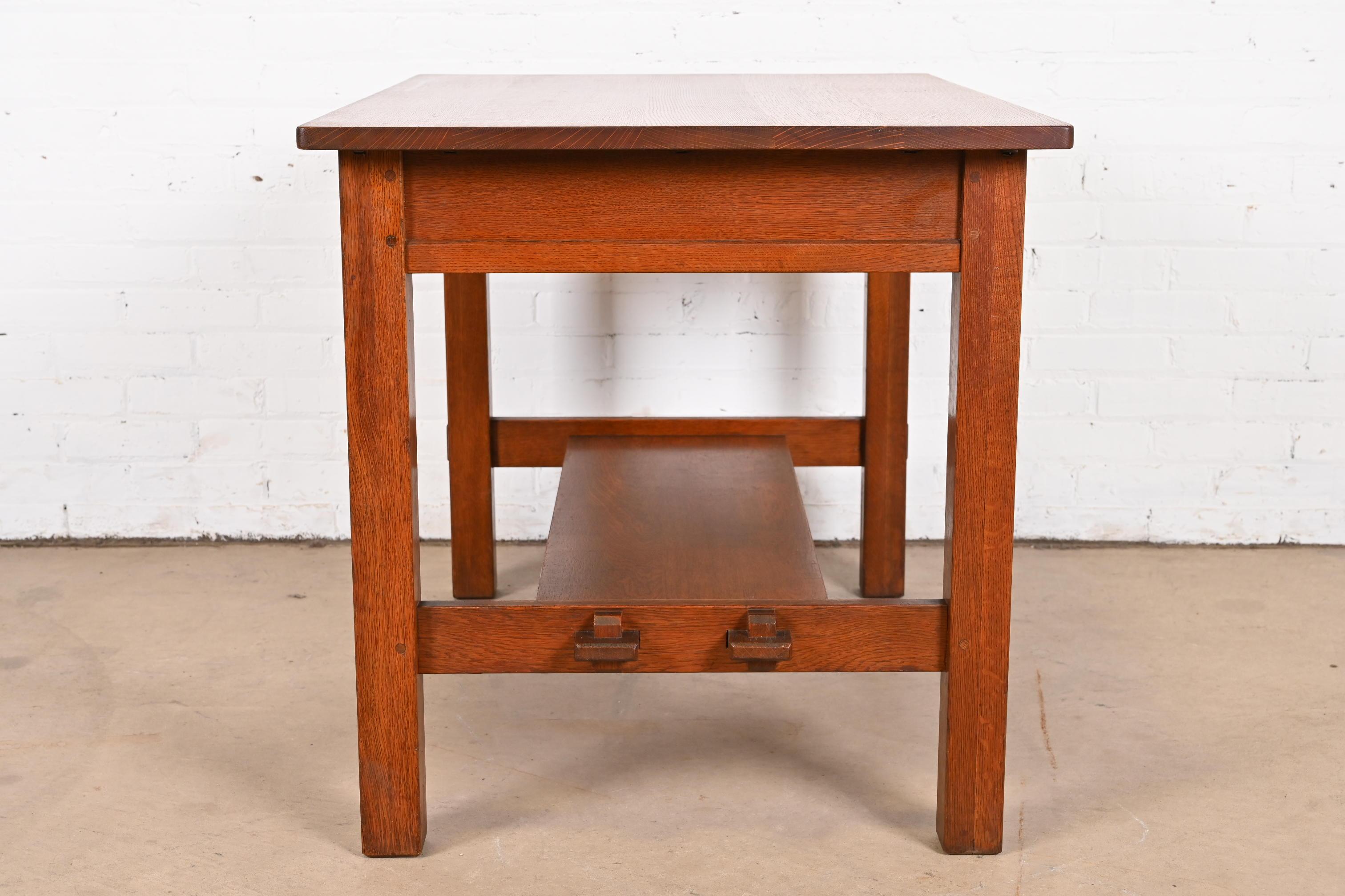 Table de bureau ou de bibliothèque ancienne Stickley Mission Oak Arts & Crafts, Circa 1900 en vente 5