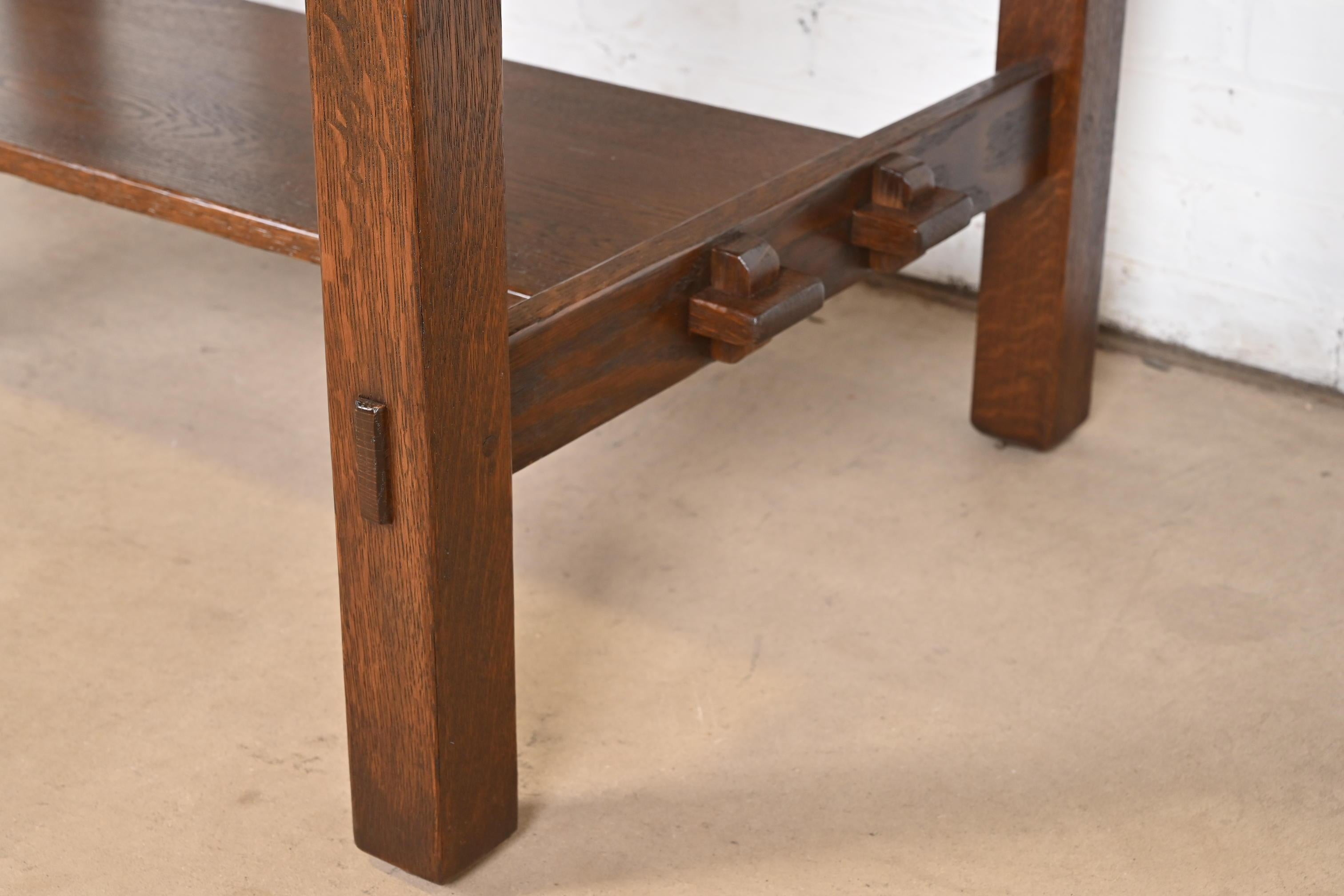 Table de bureau ou de bibliothèque ancienne Stickley Mission en chêne Arts & Crafts, nouvellement restaurée en vente 7