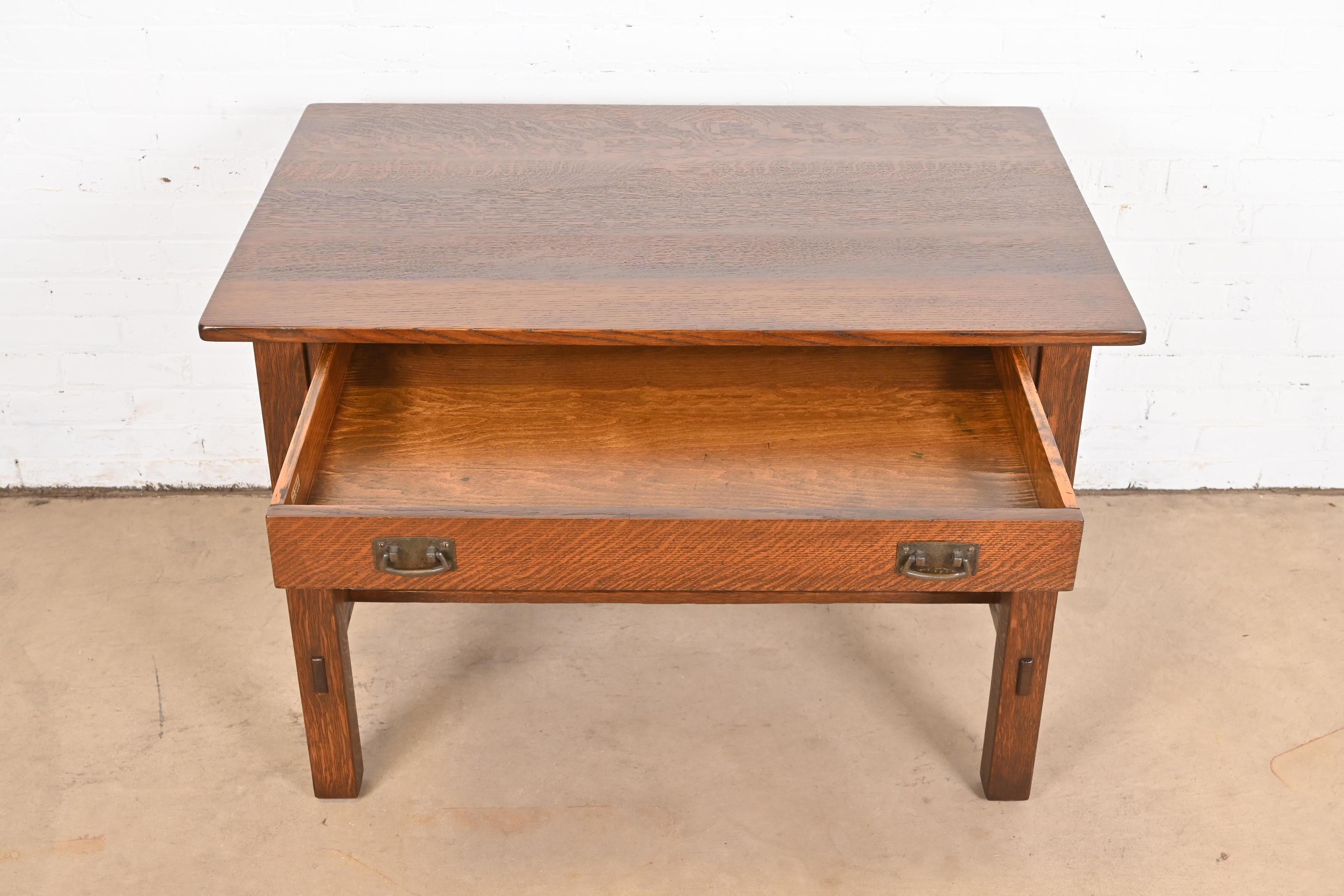 Antiguo escritorio o mesa de biblioteca Stickley Mission Oak Arts & Crafts, recién restaurado en venta 2