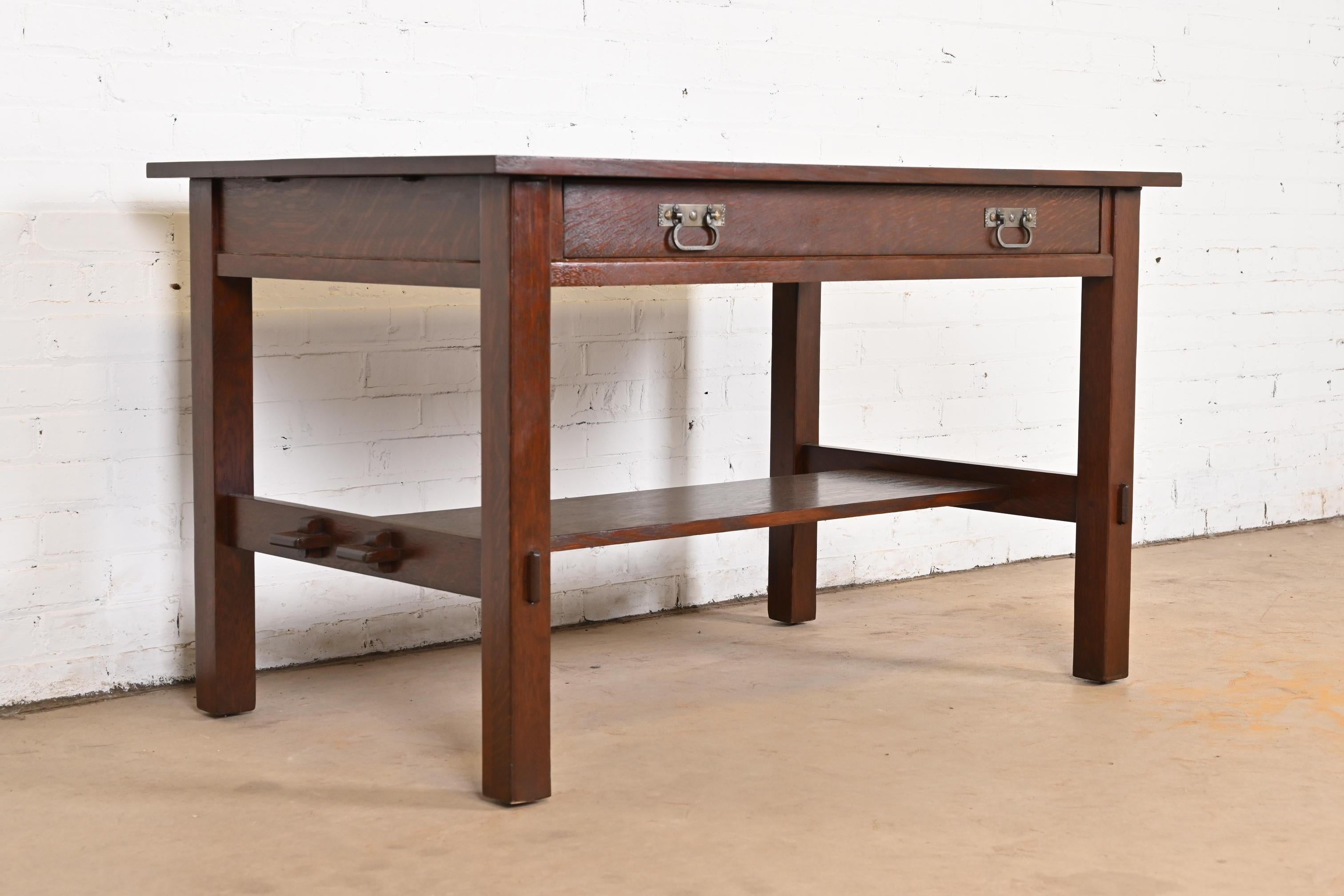 Antiguo escritorio o mesa de biblioteca Stickley Mission Oak Arts & Crafts siglo XX en venta