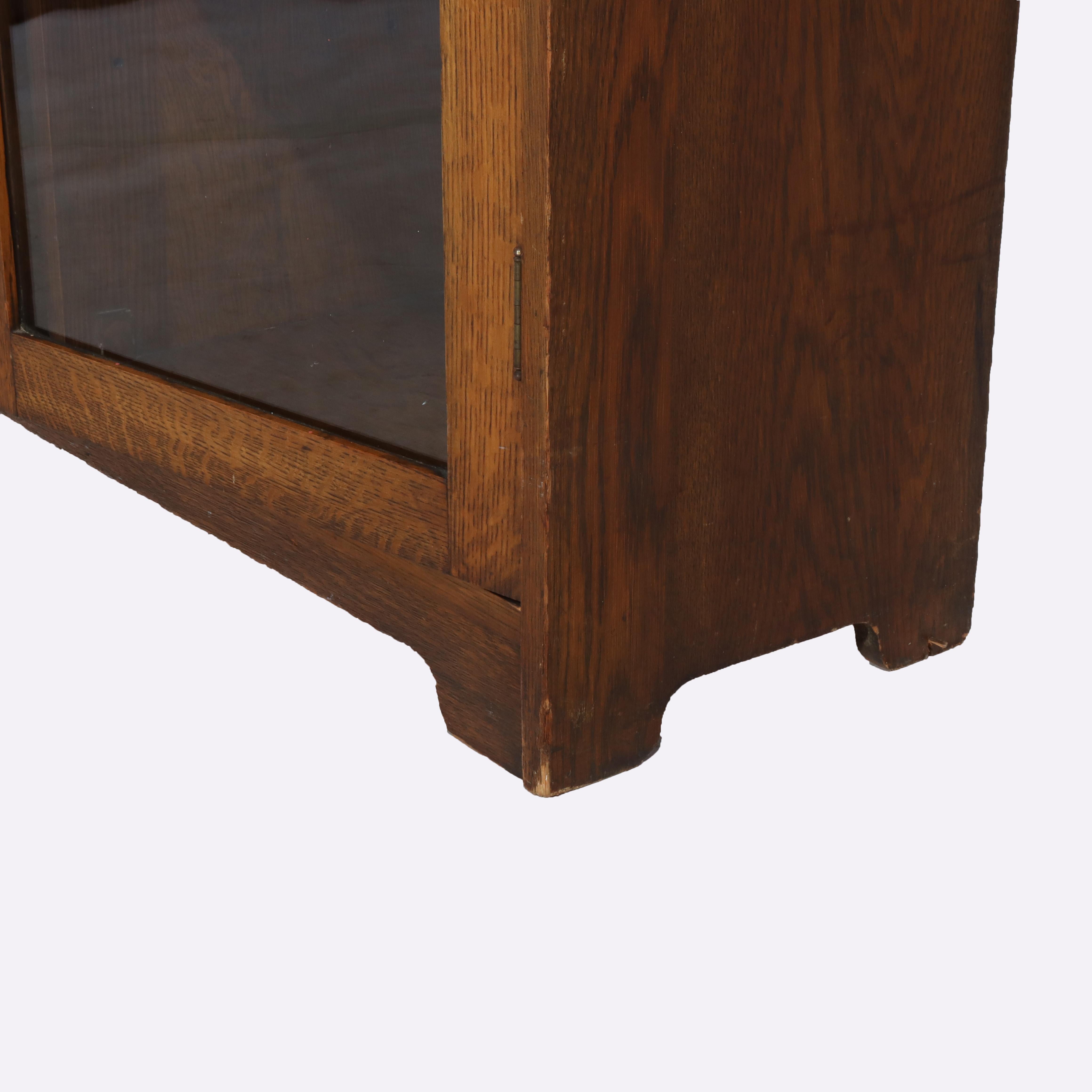 Ancienne bibliothèque à 2 portes de l'école Stickley Arts & Crafts C1920 Bon état - En vente à Big Flats, NY