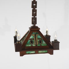 Antiguo candelabro de cristal de escoria emplomado de roble de la escuela Stickley Arts & Crafts Mission