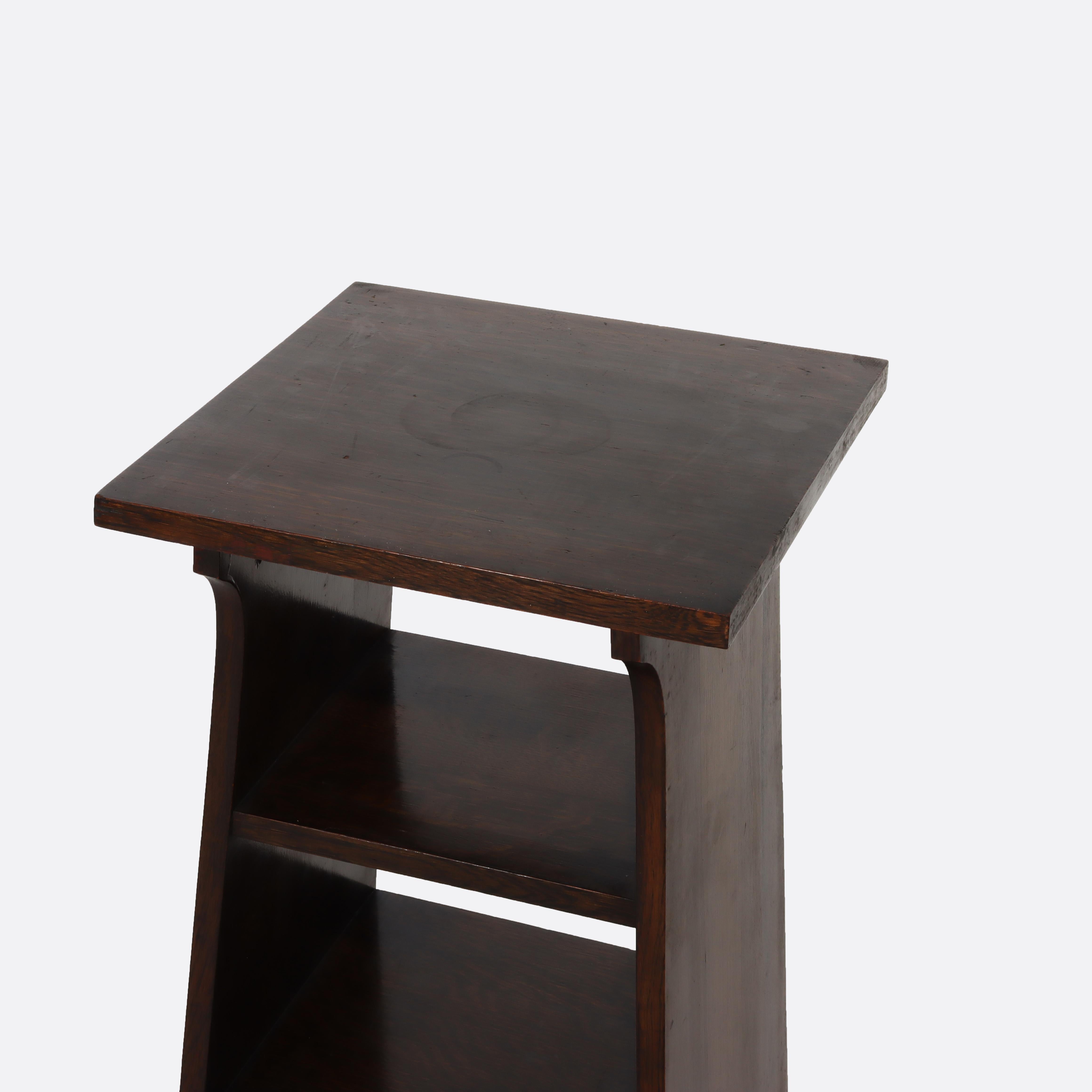 Arts and Crafts Antico portariviste conico in Oak Mission della scuola Stickley del 1910 circa in vendita