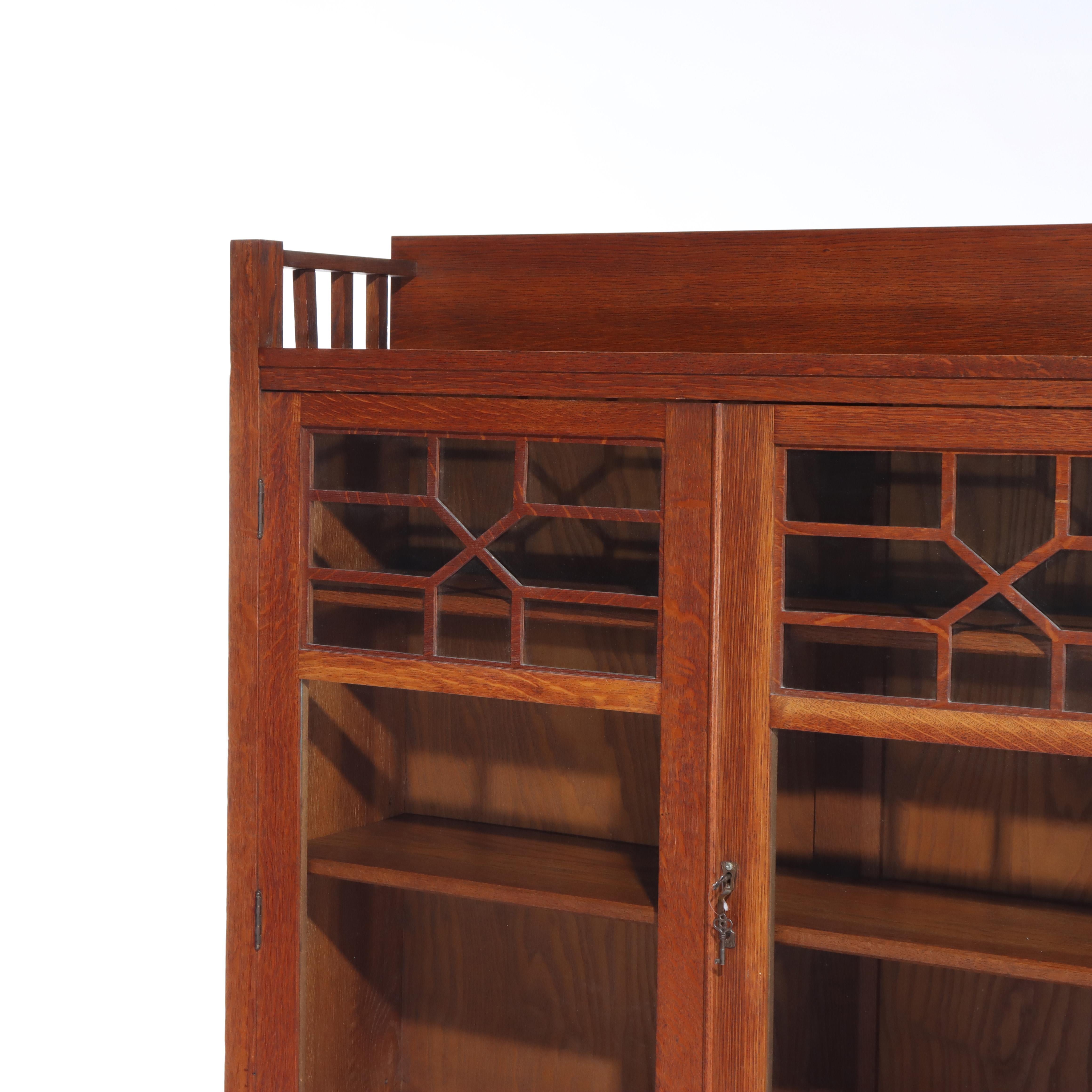 Ancienne bibliothèque Stickley School en Oak Oak à 2 portes avec verre au plomb v1920 en vente 2
