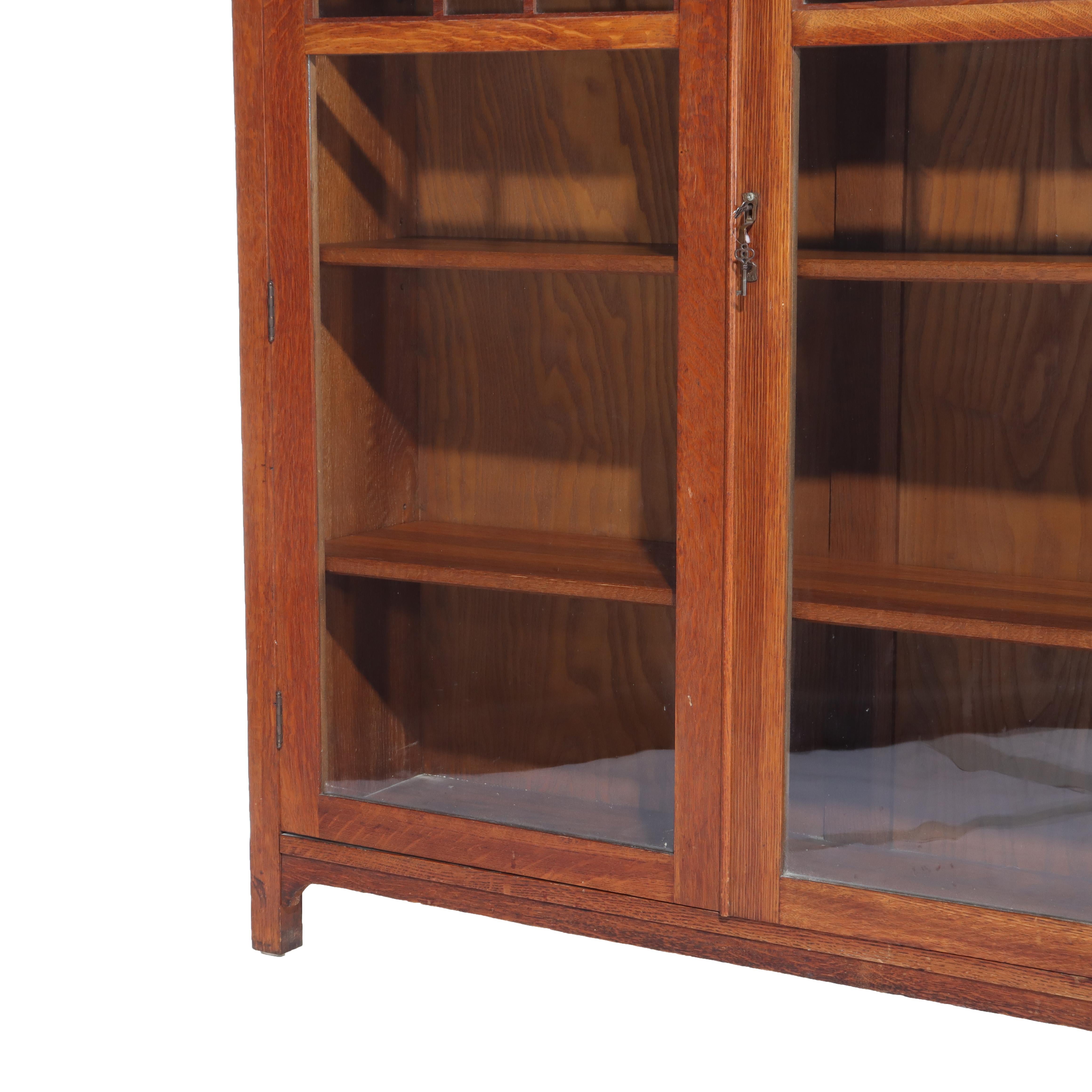 Ancienne bibliothèque Stickley School en Oak Oak à 2 portes avec verre au plomb v1920 en vente 3