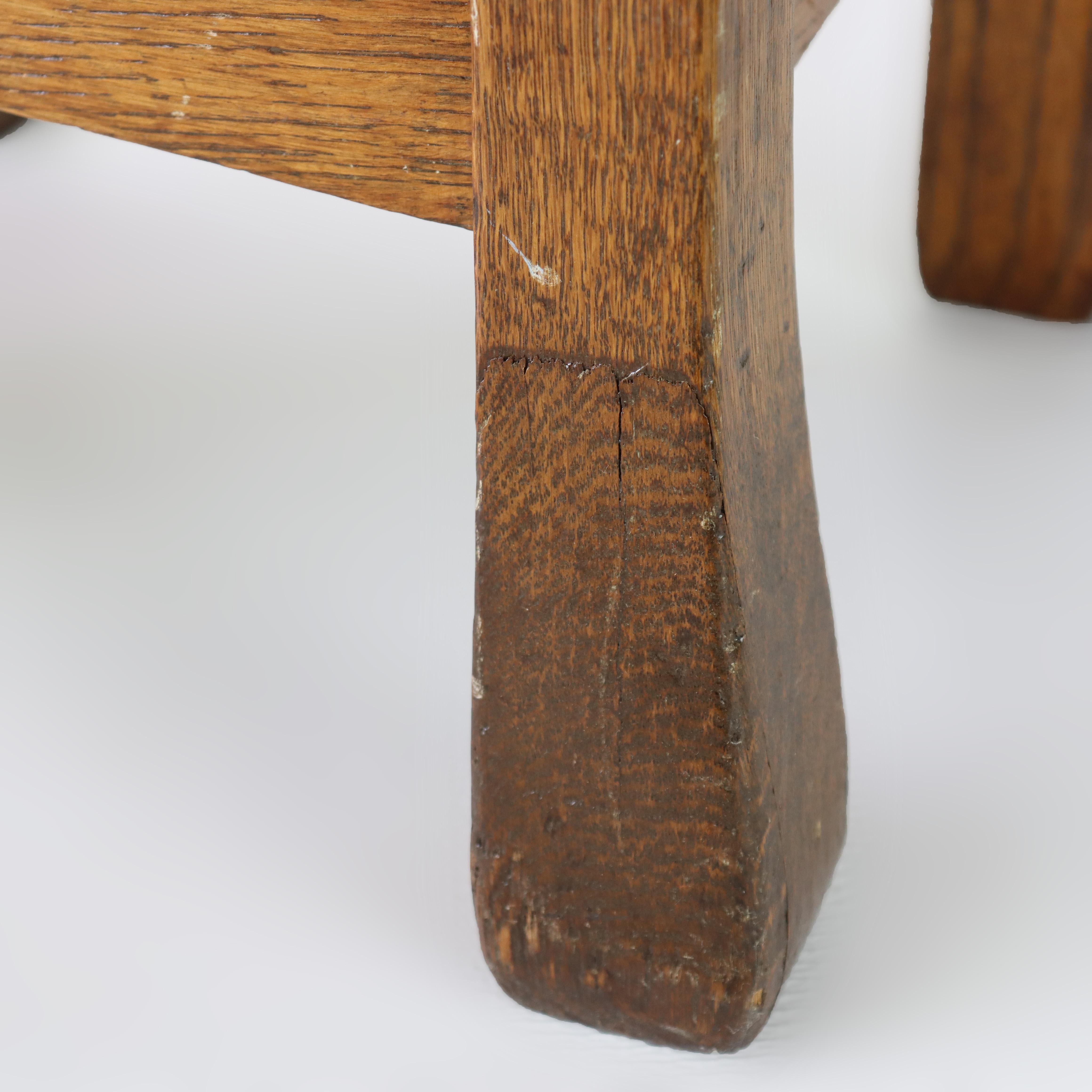 Antique Stickley School Oak Flared Leg Footstool C1920 In Good Condition For Sale In Big Flats, NY