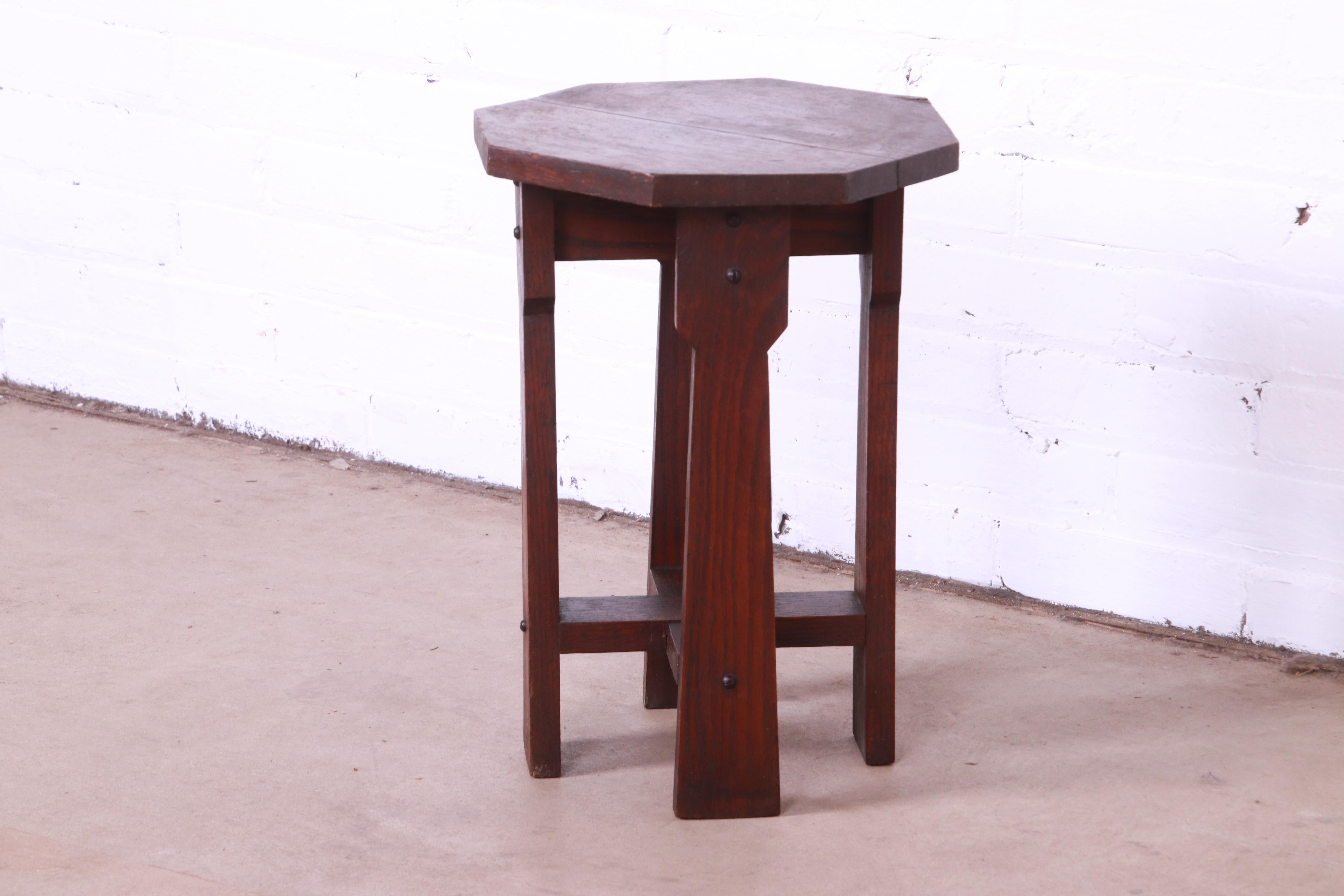American Antique Stickley Style Arts & Crafts Oak Side Table, Circa 1900