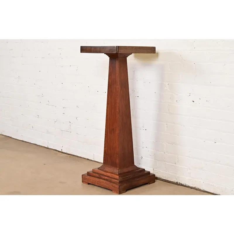 Ancien cache-pot en chêne de style Mission Arts & Crafts, Circa 1900 Bon état - En vente à South Bend, IN