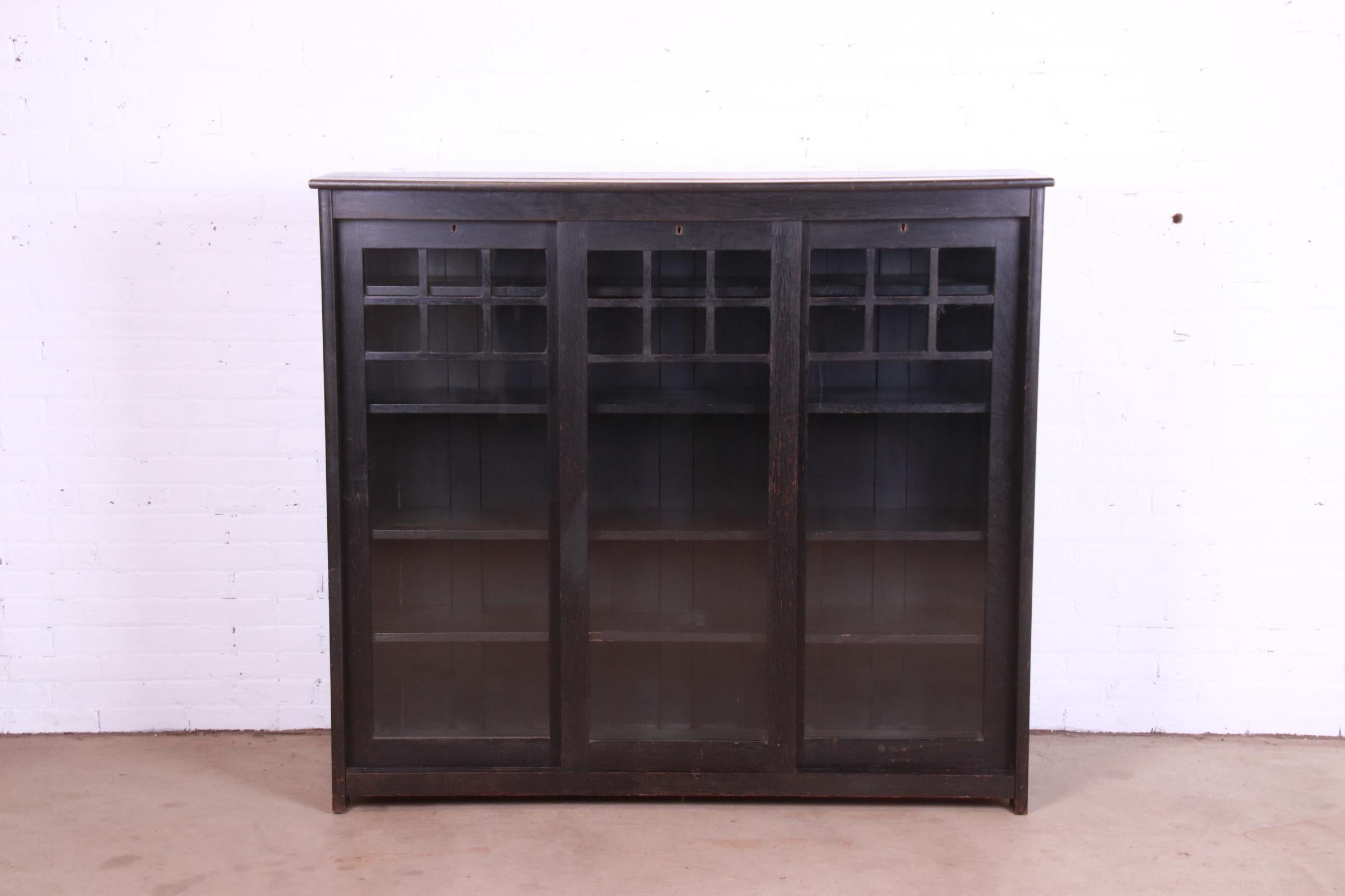 Antique Stickley Style Mission Oak Arts & Crafts Triple Bookcase, Circa 1900 In Good Condition In South Bend, IN