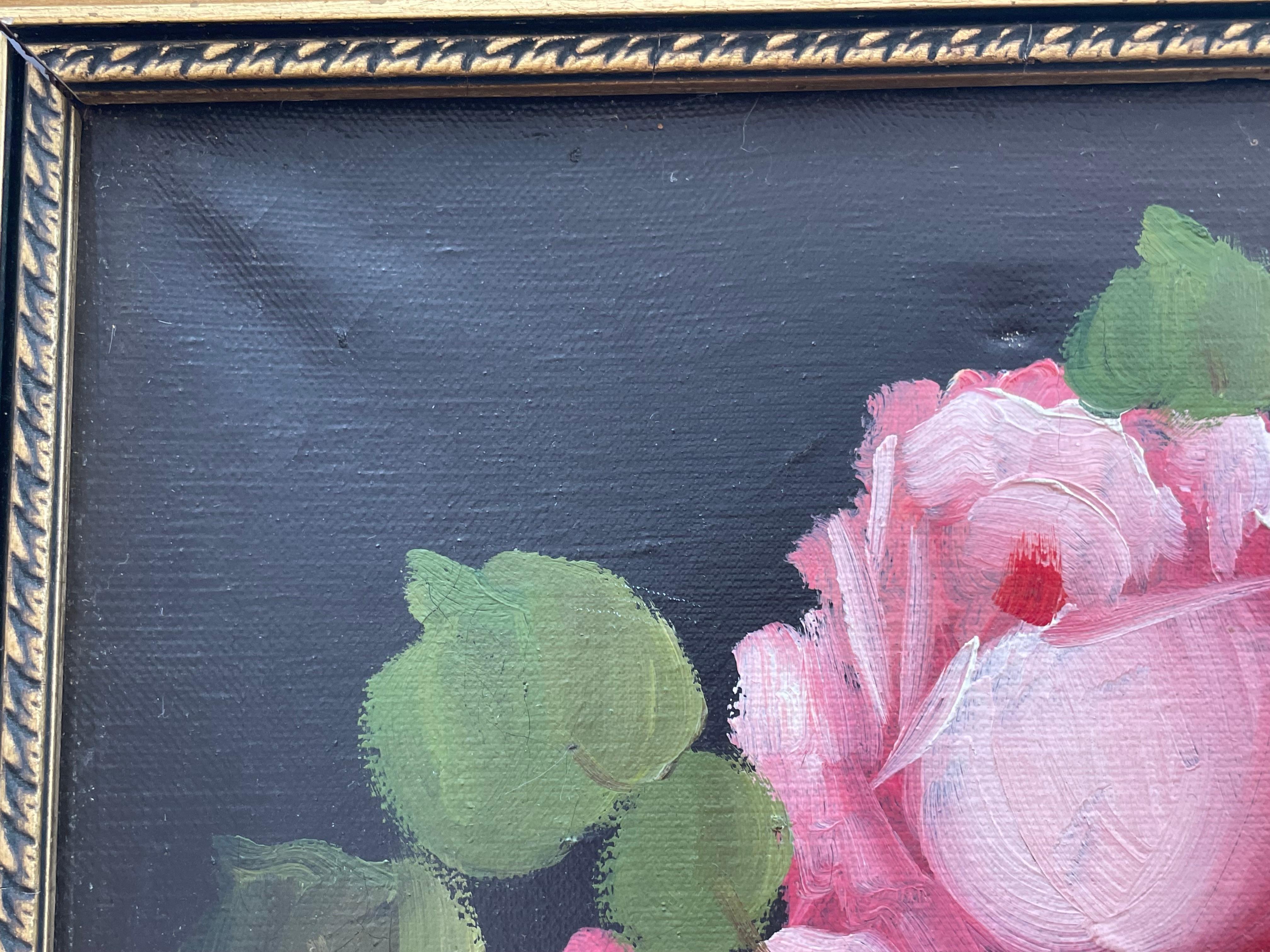 Antike Stillleben Ölgemälde von Rosen in einer grünen Vase (Gemalt) im Angebot
