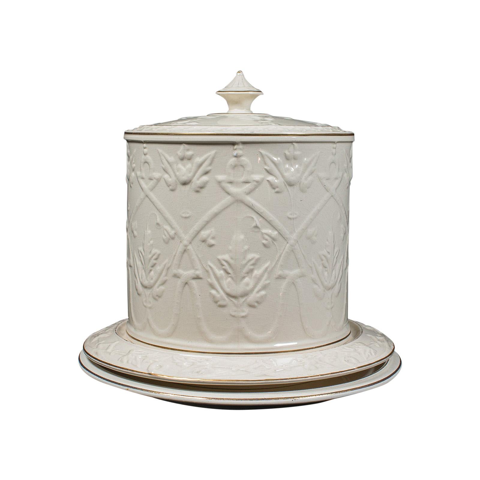 https://a.1stdibscdn.com/antique-stilton-dome-english-ceramic-cheese-keeper-cracker-plate-victorian-for-sale/1121189/f_244505021625826296137/24450502_master.jpg