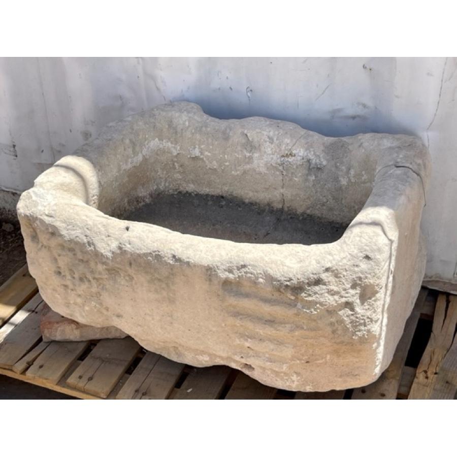 Antiker Steinbasin im Zustand „Starke Gebrauchsspuren“ im Angebot in Scottsdale, AZ