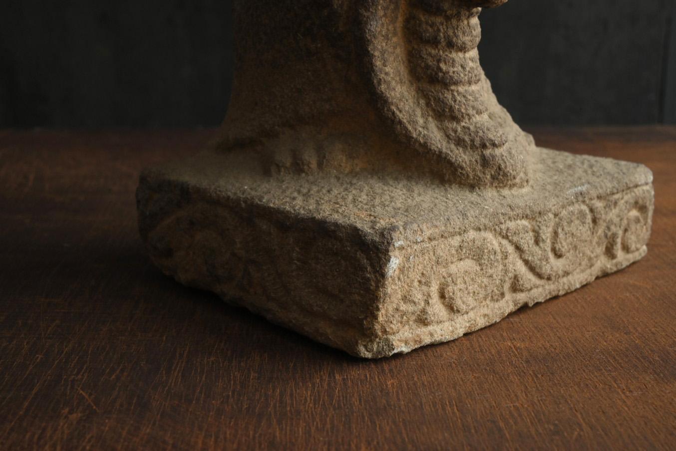Antique stone Buddha of a goddess or woman from Southeast Asia / 19th century 7
