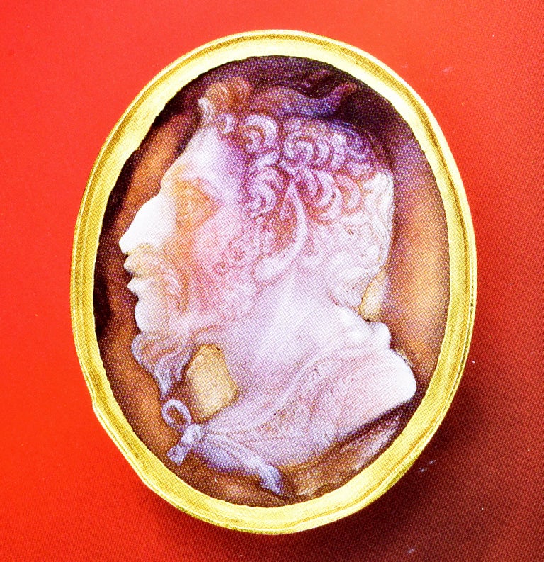 Classical Roman Antique Stone Cameo Ring in an 22K Hand Made Ring, 17th-18th Century For Sale