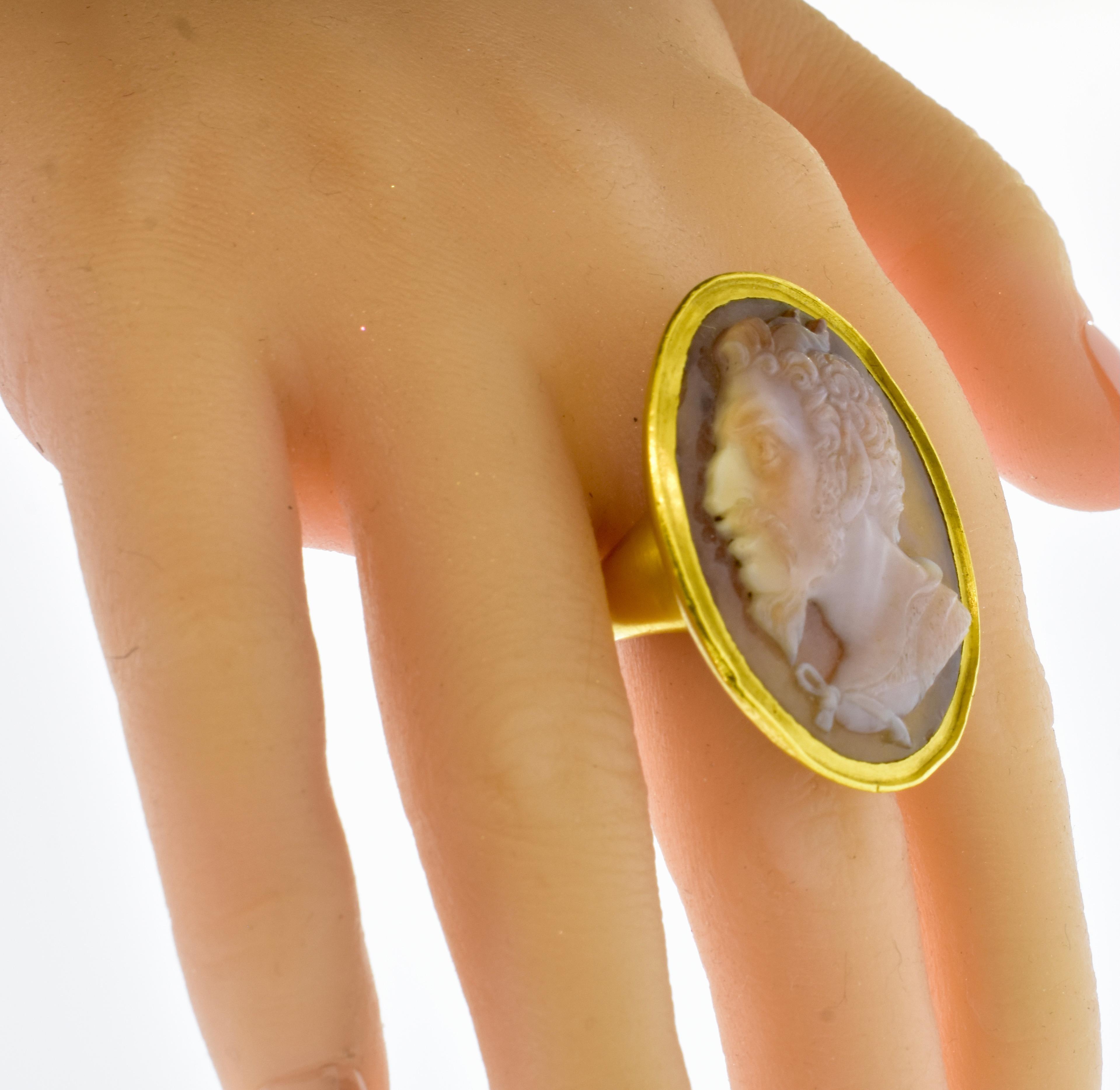 Antique Stone Cameo Ring in an 22K Hand Made Ring, 17th-18th Century 2