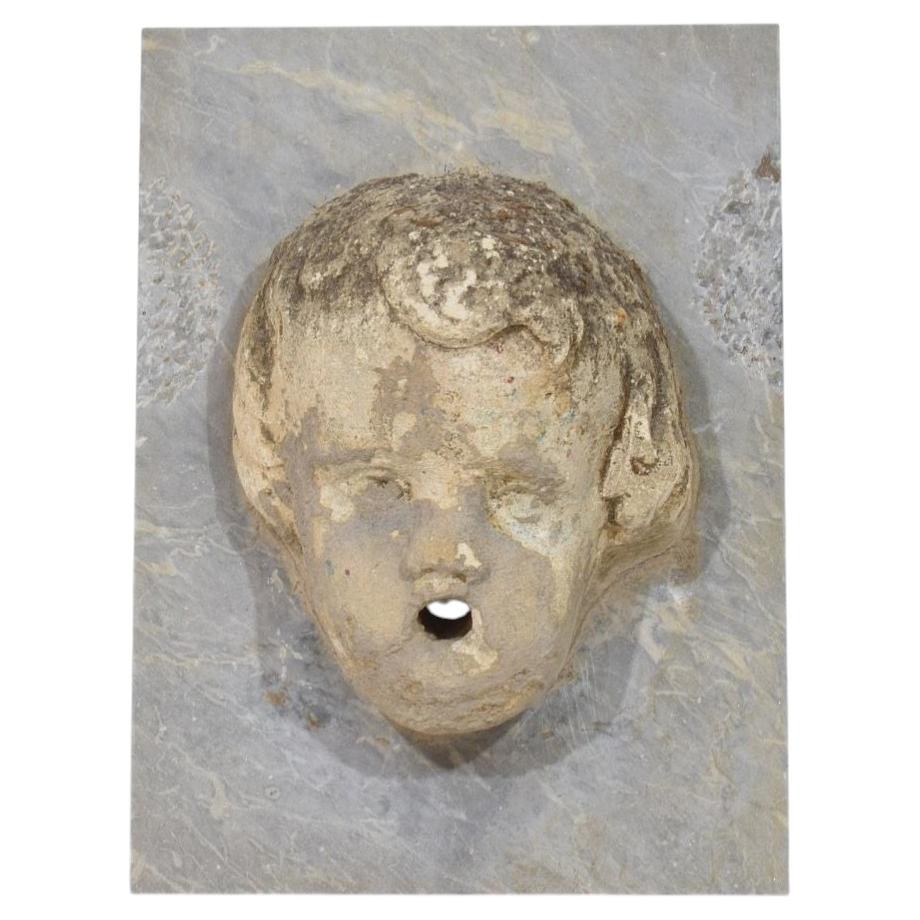 Antiker Cherub-Brunnenkopf aus Stein auf Marmorplatte, Italien, CIRCA 1650-1750