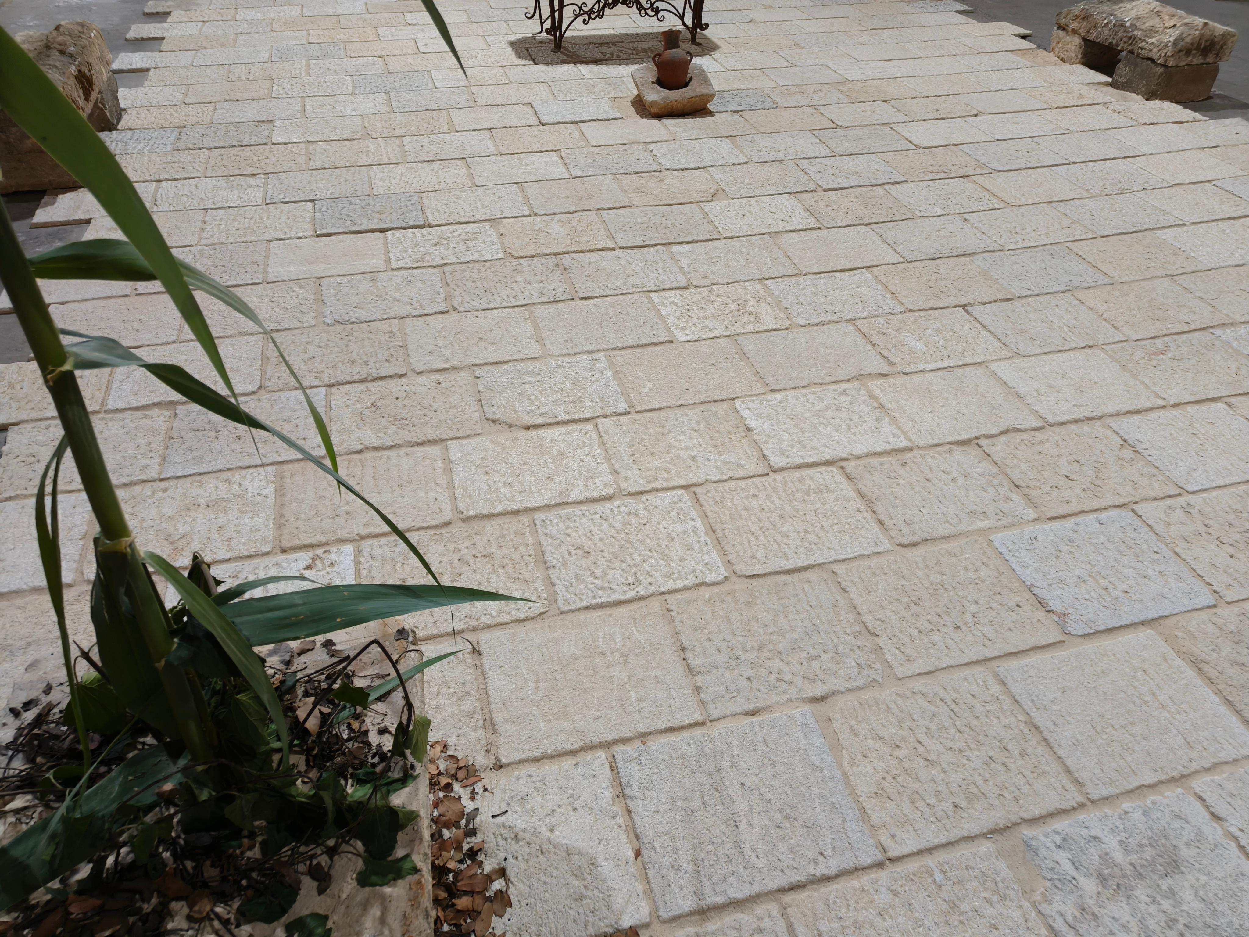 Pavimenti in pietra antica  - Piastrelle antiche di recupero rustiche - Pavimenti vecchi in vendita 1