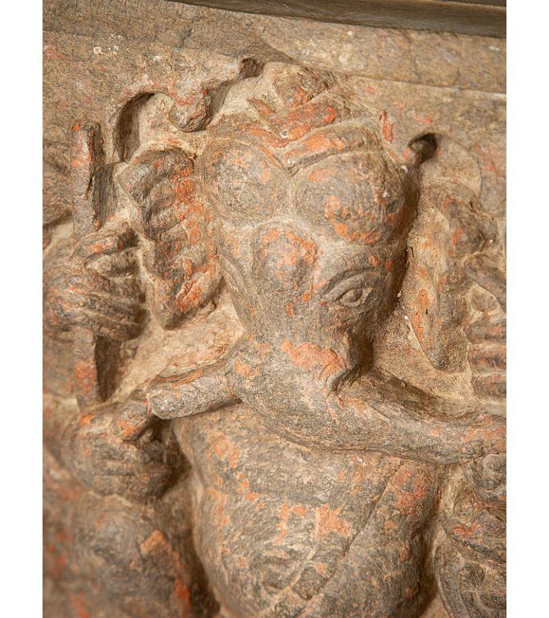 Antike Ganesha-Tafel aus Stein aus Indien im Angebot 13