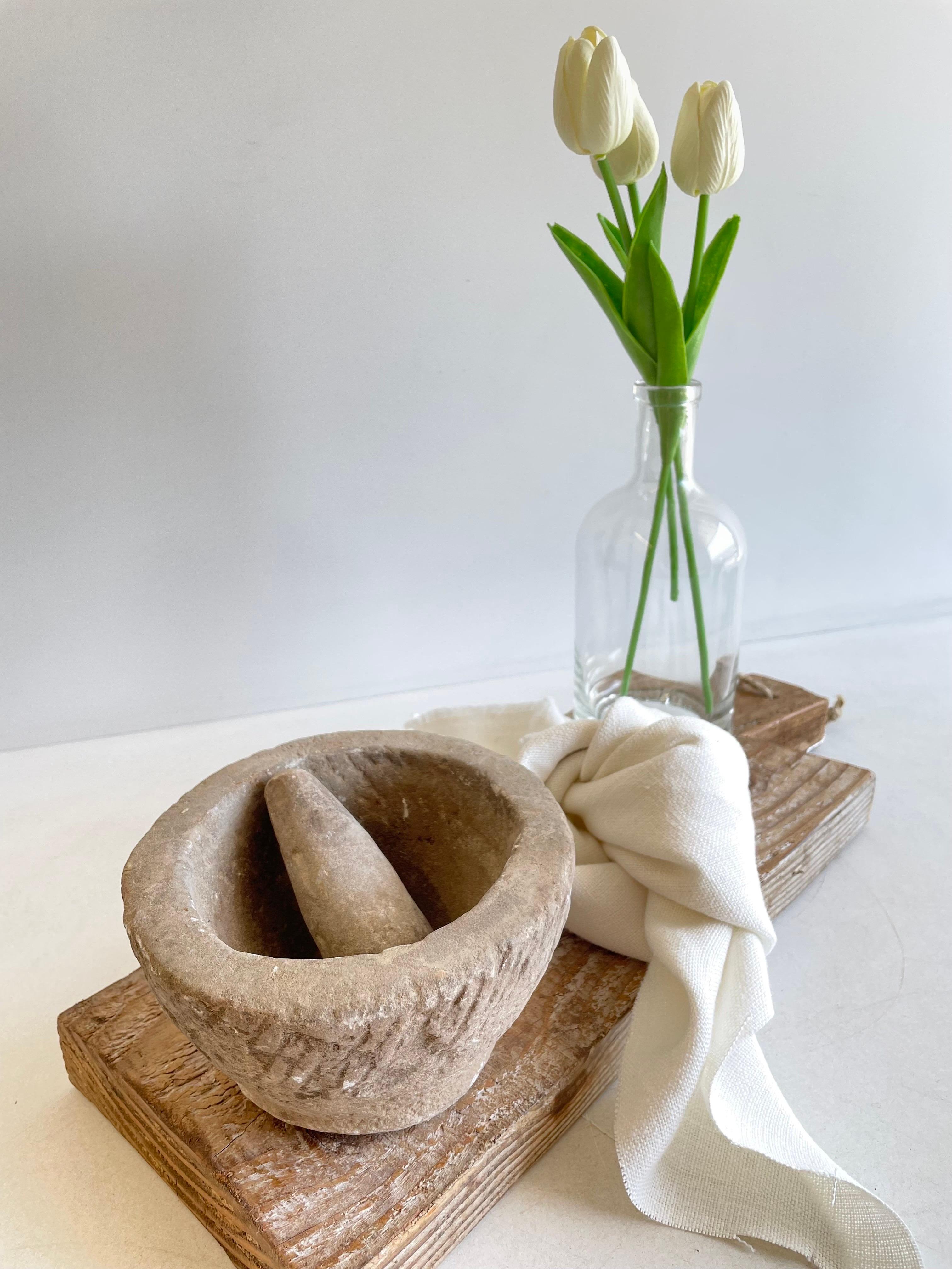 Antique stone mortar and pestle bowl set, great decorative item, or can be used.
Accessories not included
Size: 4” H x 6 1/2” D x 4 1/2” O.
