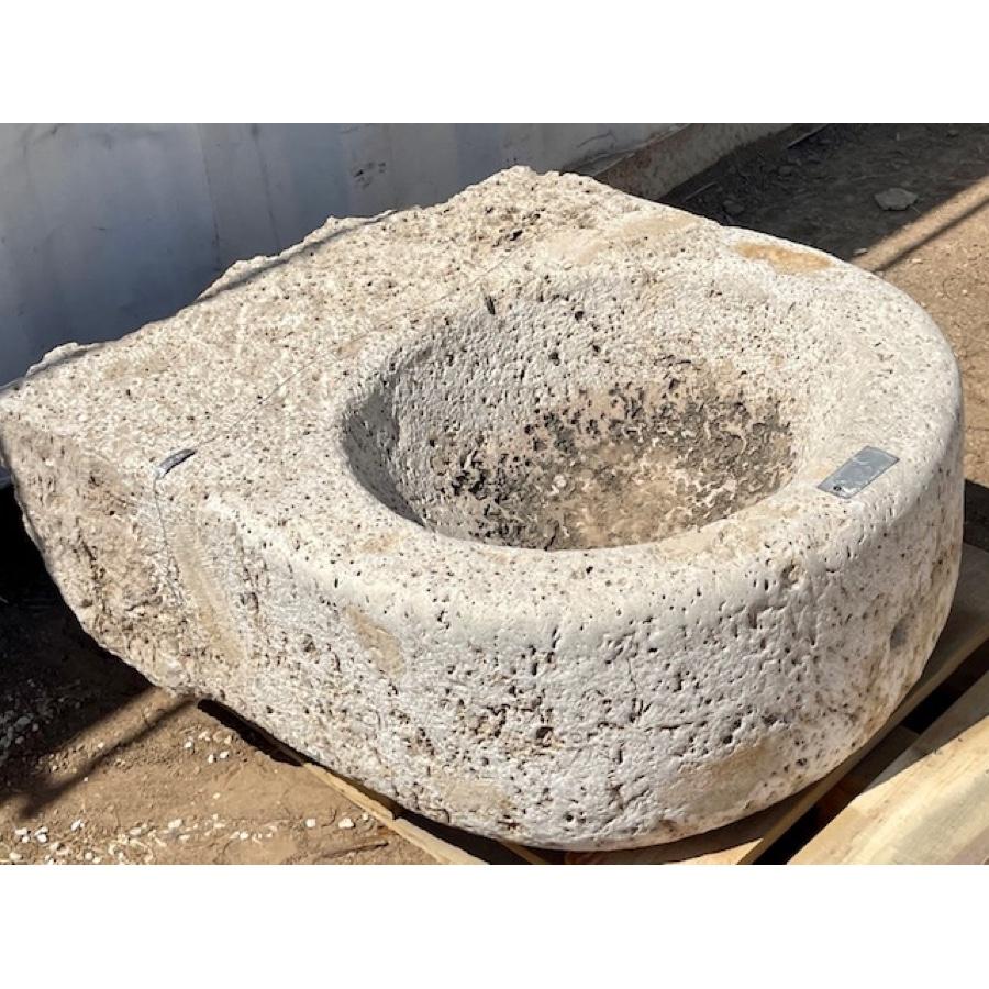 Antique Stone Sink In Distressed Condition For Sale In Scottsdale, AZ