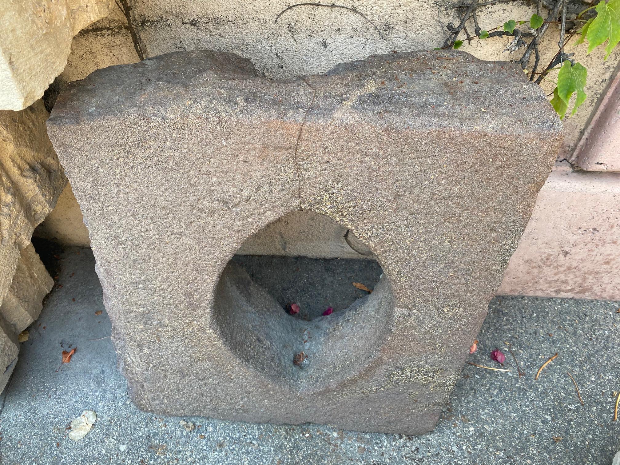 Antike Stein-Wandbrunnen-Skulptur-Waschbecken-Skulptur mit Fensterumrandung, Los Angeles, CA im Angebot 4