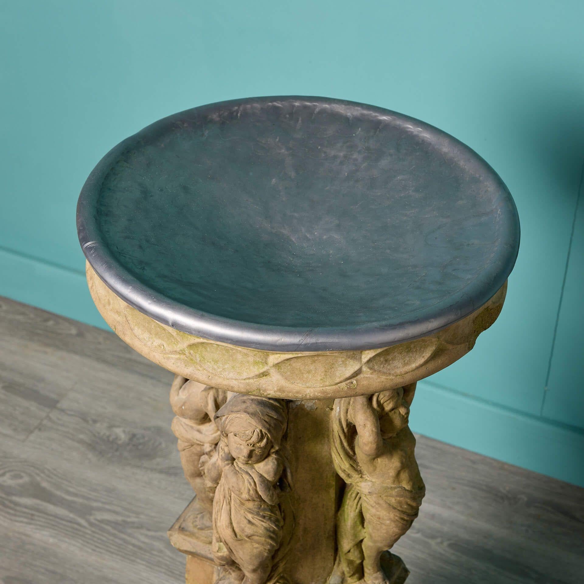 XIXe siècle Antique bain d'oiseaux en grès représentant les Four Seasons en vente