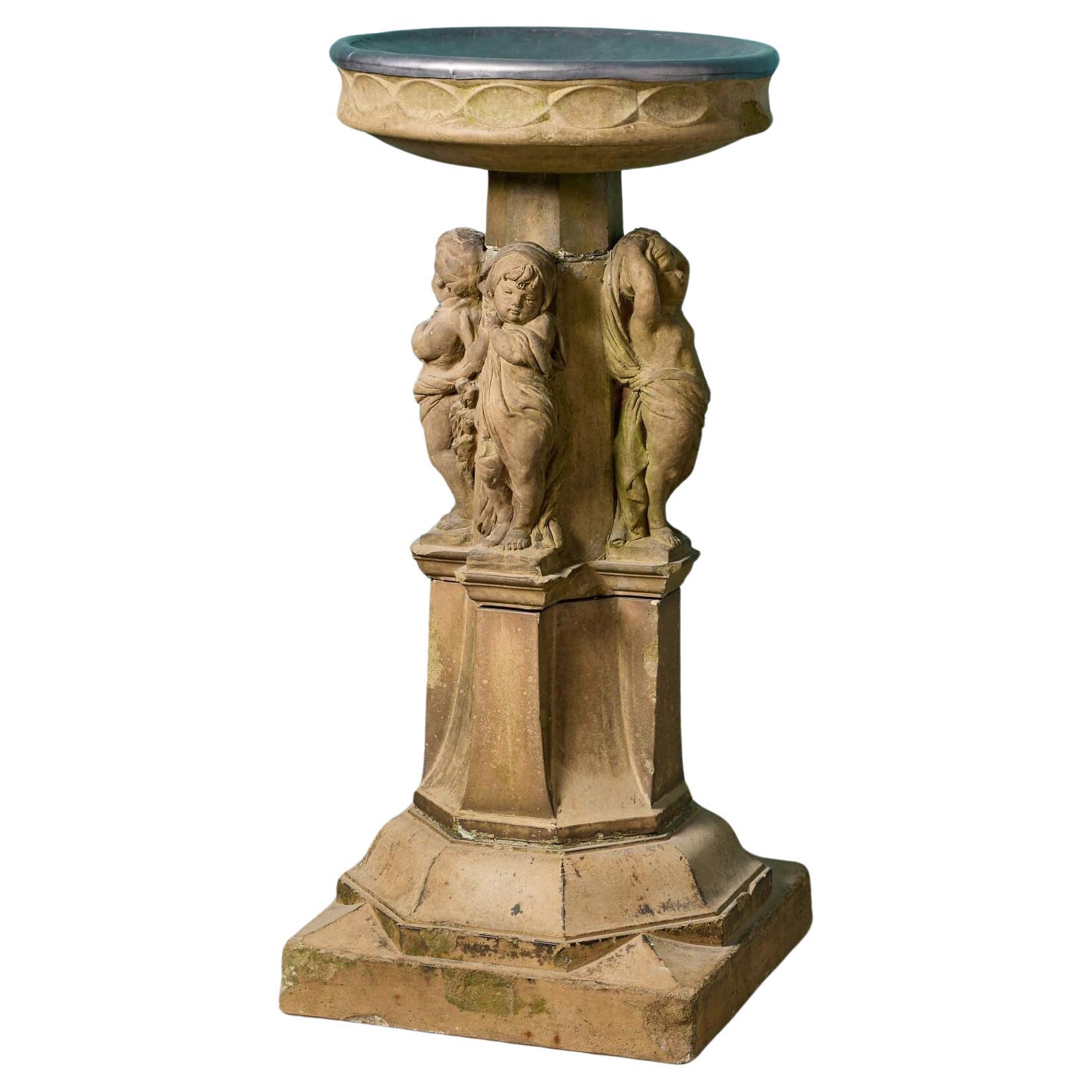 Antique bain d'oiseaux en grès représentant les Four Seasons en vente