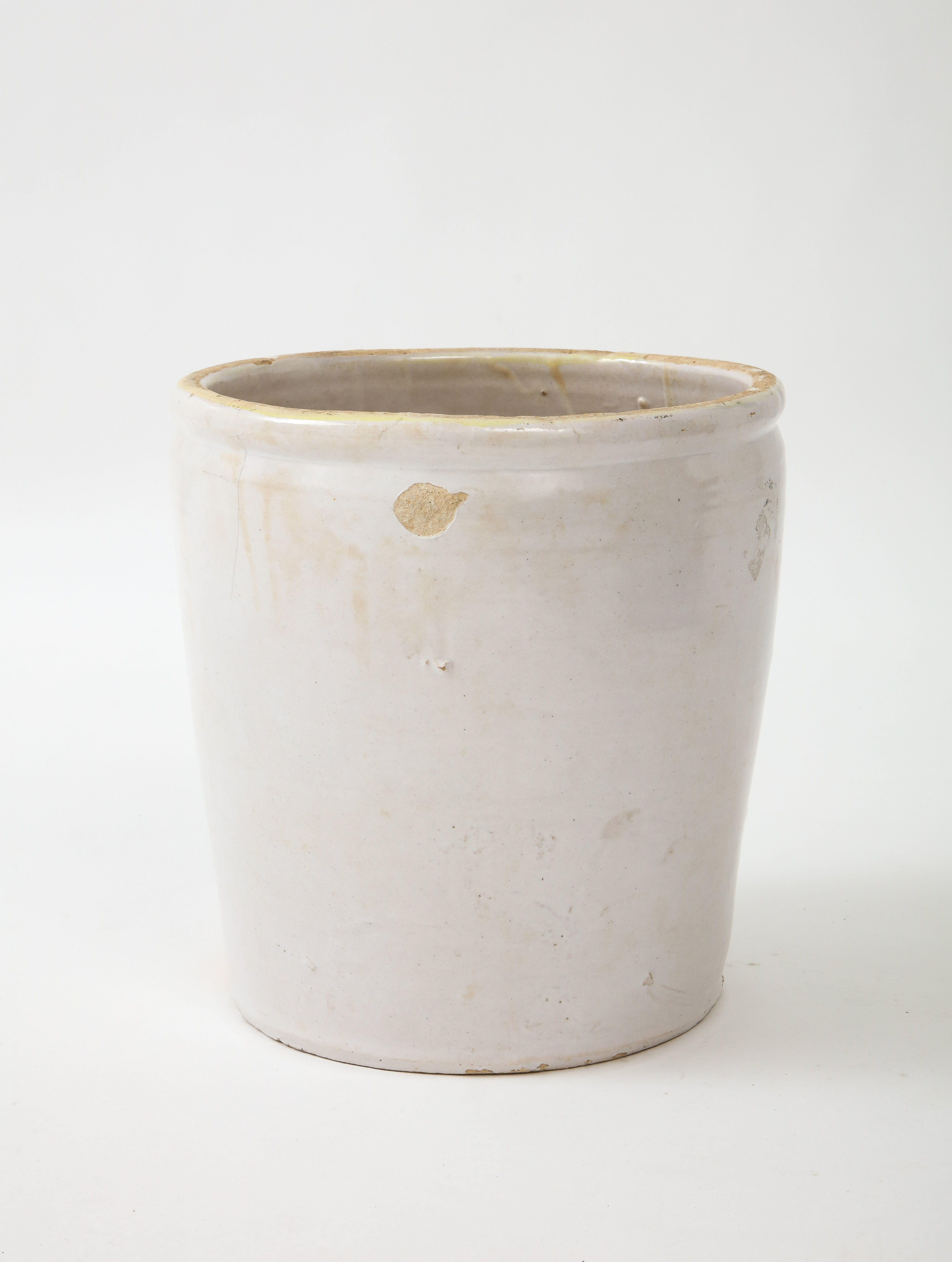Urne aus antikem Steingut im Zustand „Gut“ im Angebot in South Salem, NY