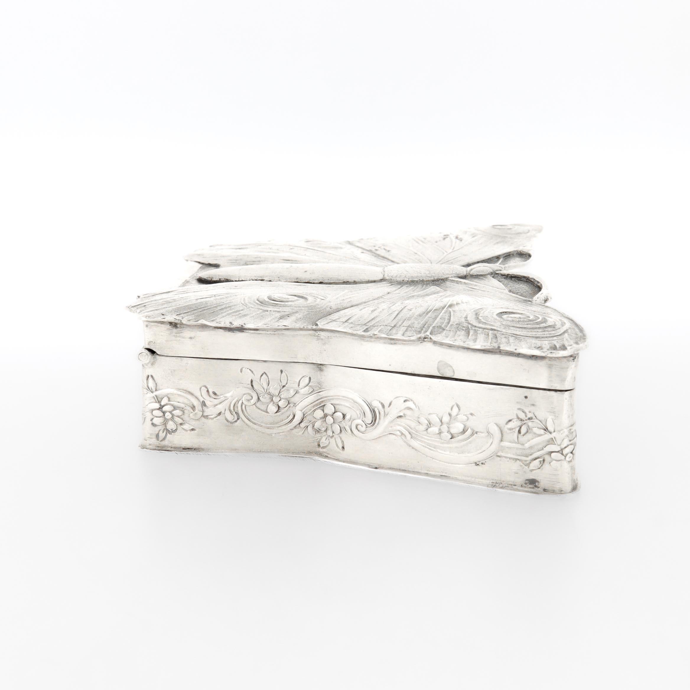 Antique Storck & Sinsheimer Figural Butterfly 800 Solid Silver Dresser Box For Sale 5