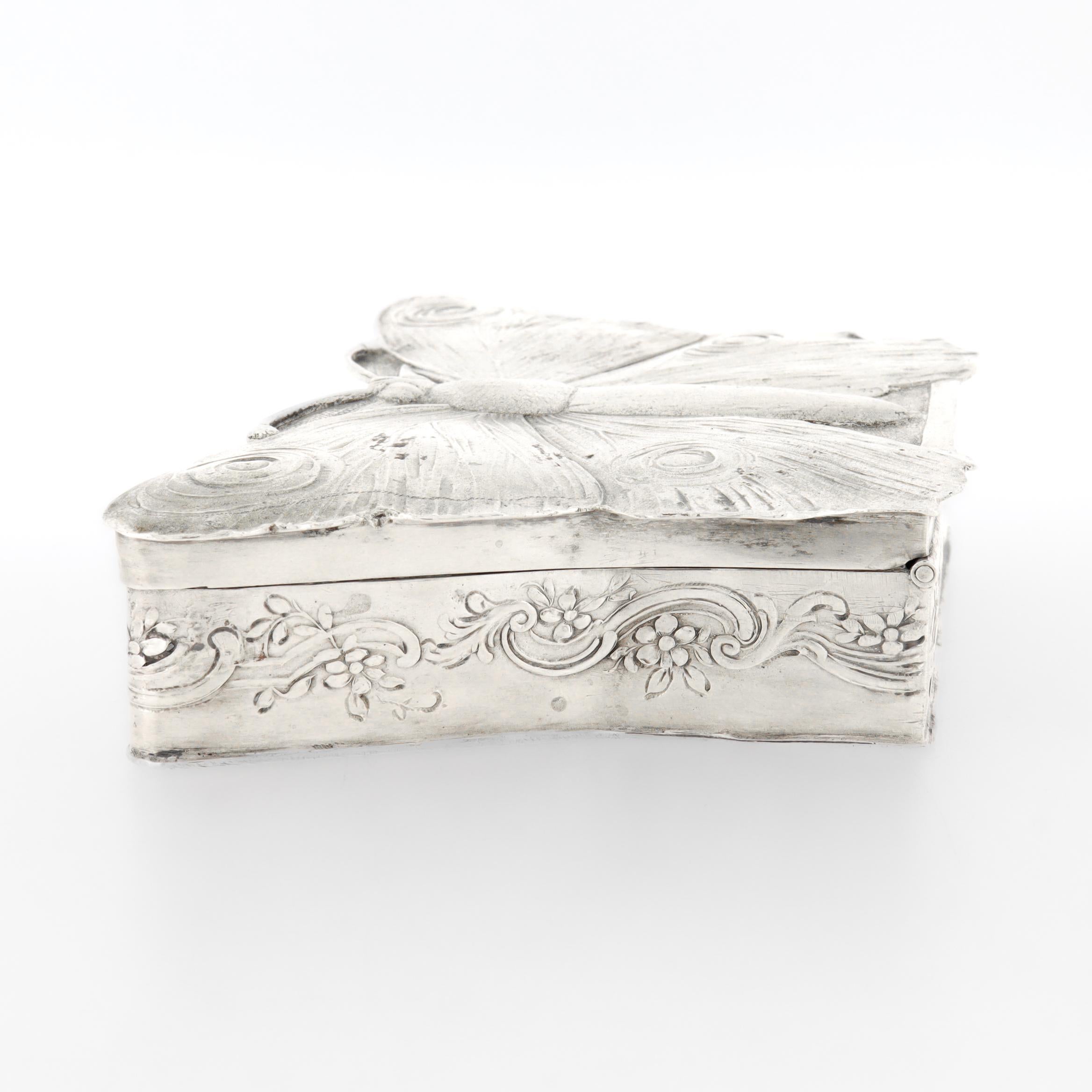 Antique Storck & Sinsheimer Figural Butterfly 800 Solid Silver Dresser Box For Sale 4