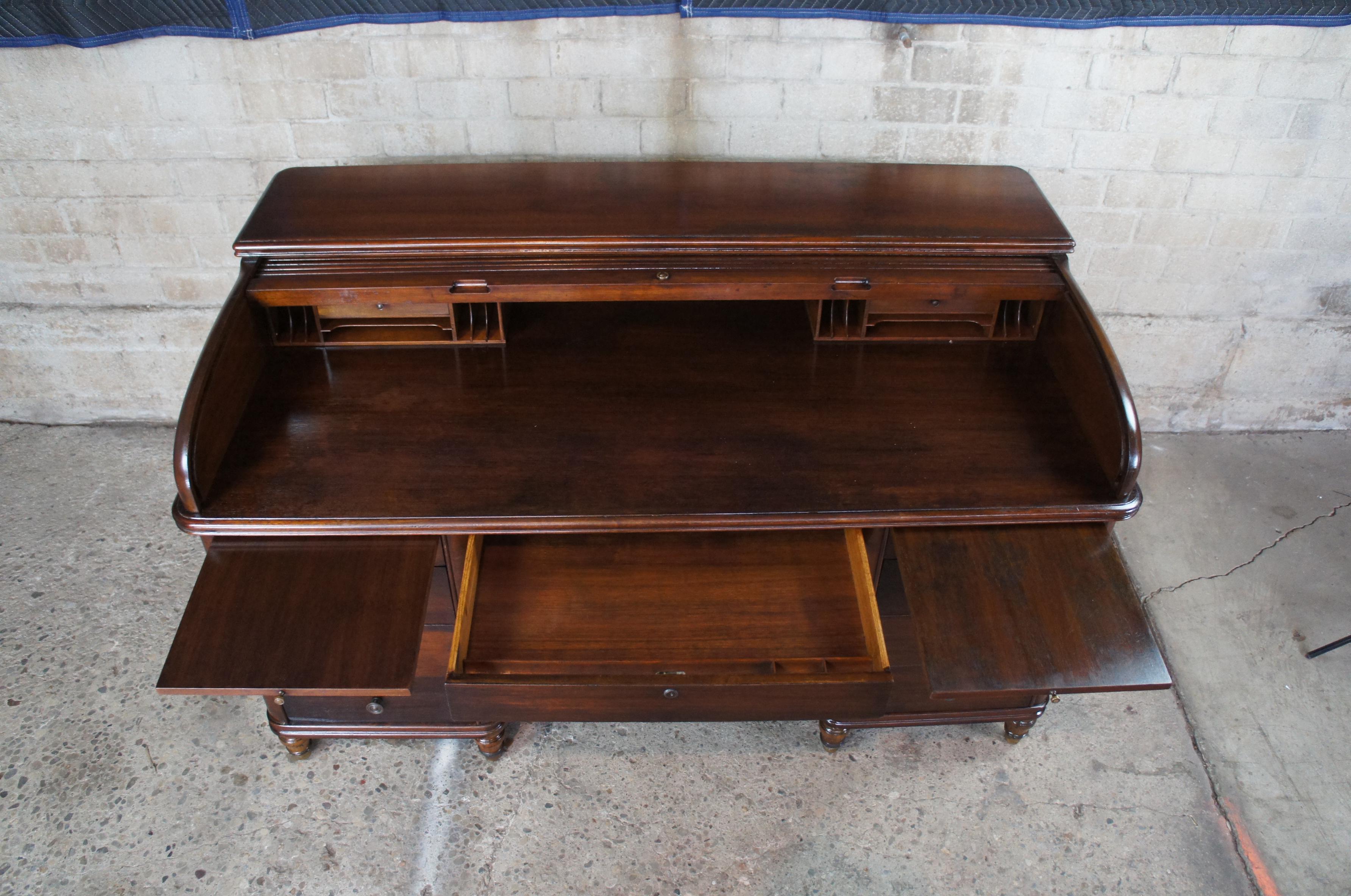 Early 20th Century Antique Stow Davis Walnut C Curve Roll Top Executive Bankers Desk Tambour