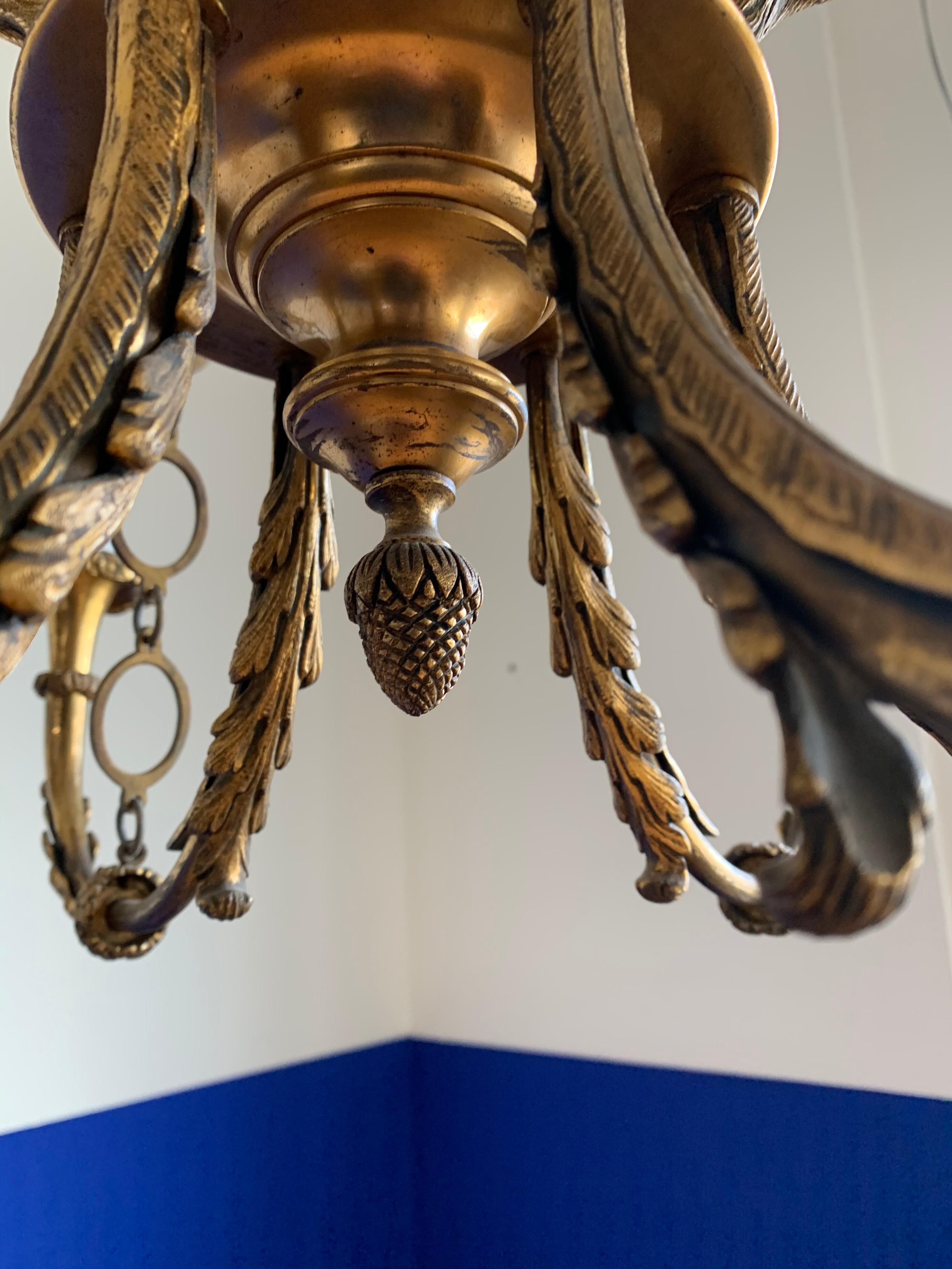 Antique & Striking Empire Revival Gilt Bronze Pendant Light w. Sculptures d'aigle en vente 2