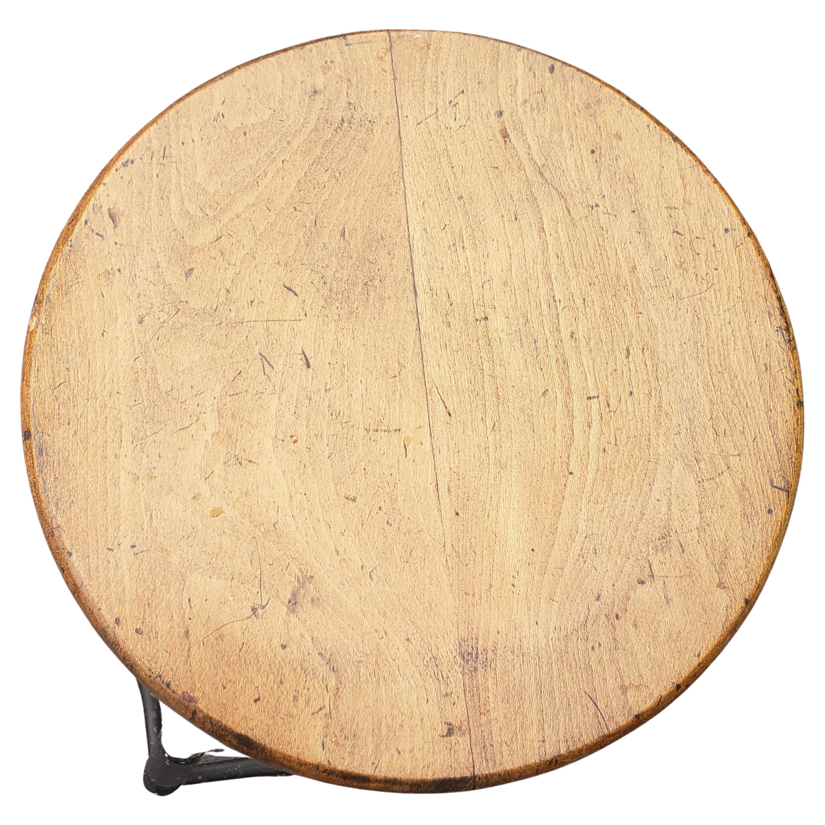 turned leg stool