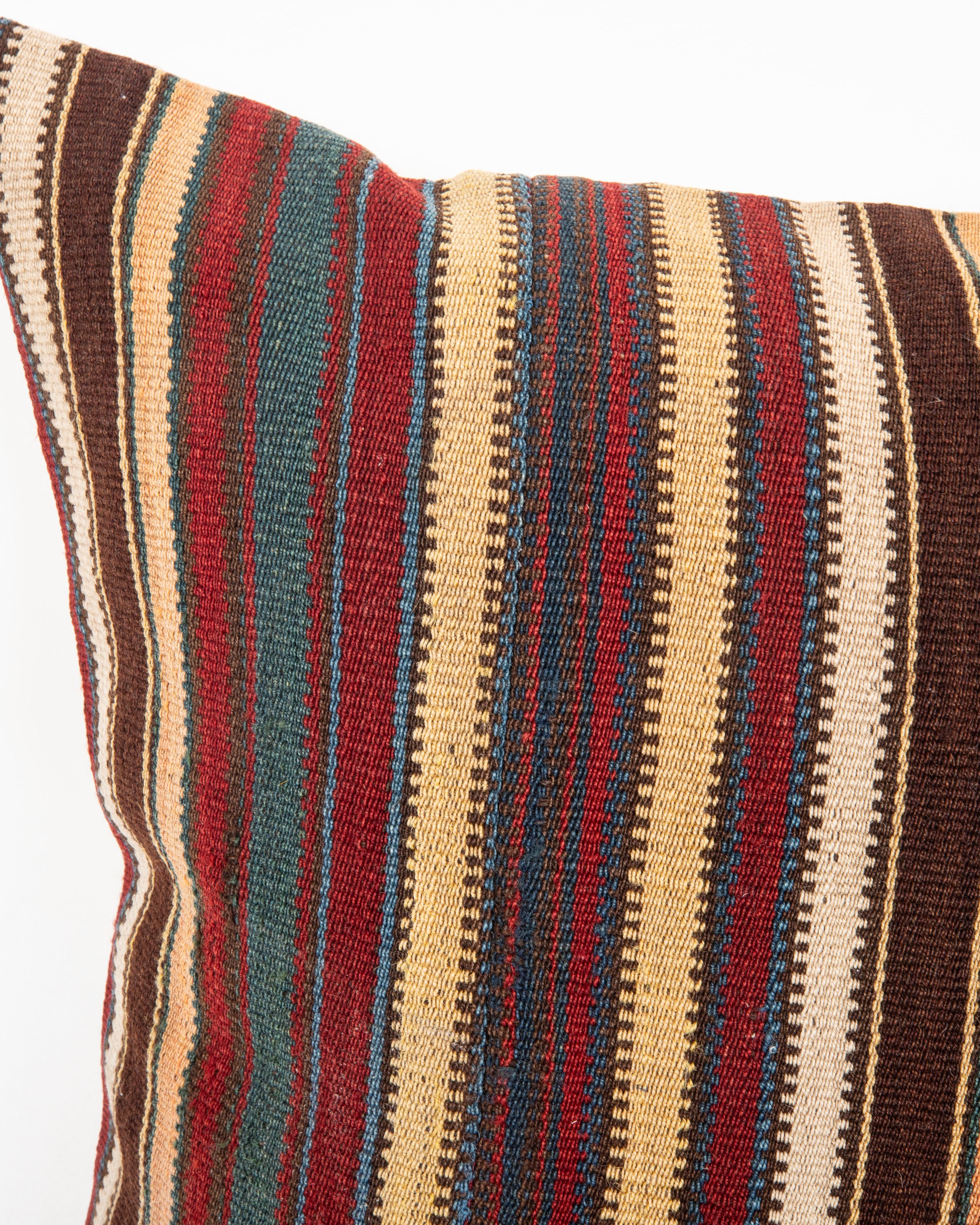 Caucasico Cuscino antico in lana Jajim / kilim a righe, Caucaso in vendita