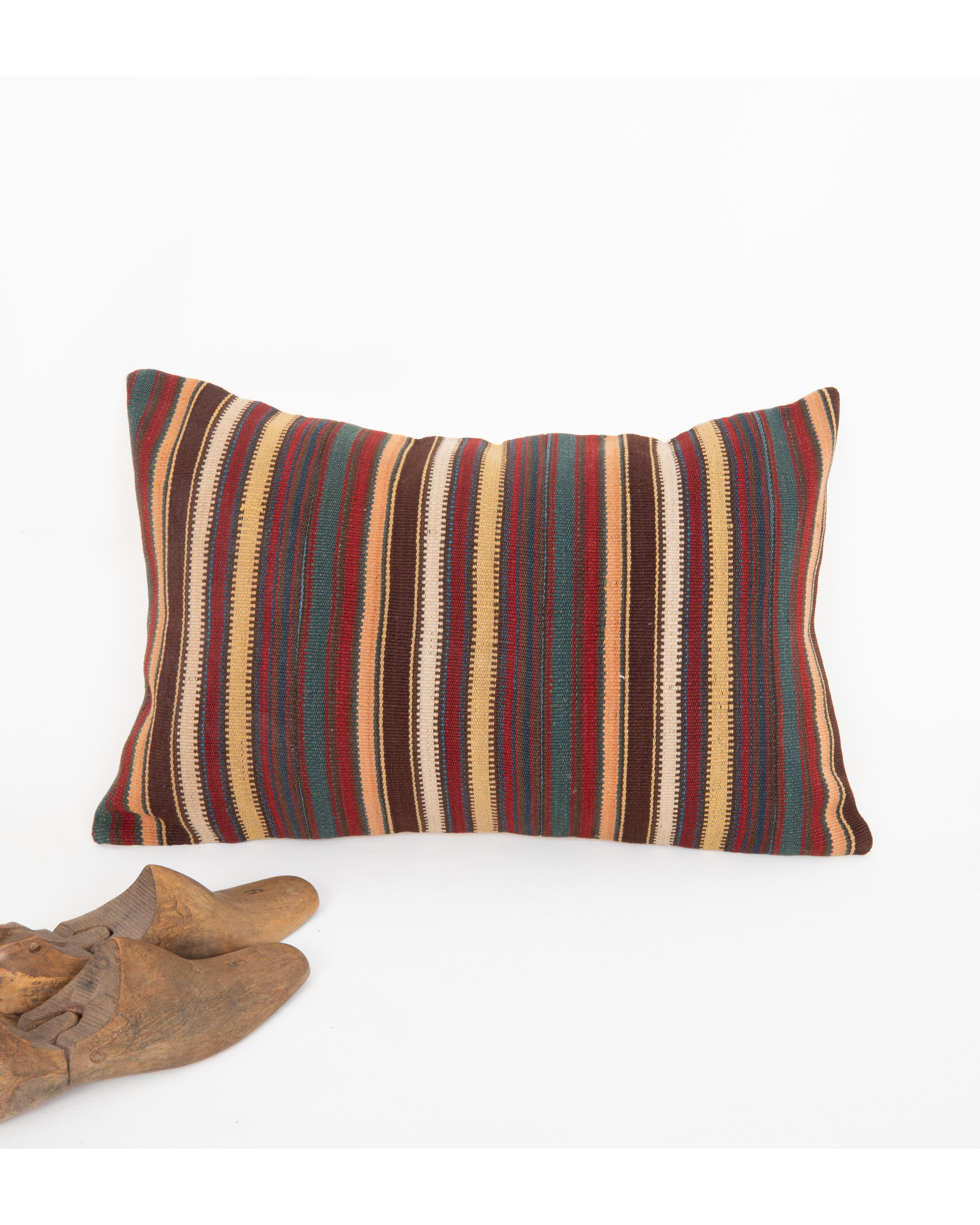 Tissé à la main Coussin ancien en laine rayée Jajim / kilim, Caucase en vente